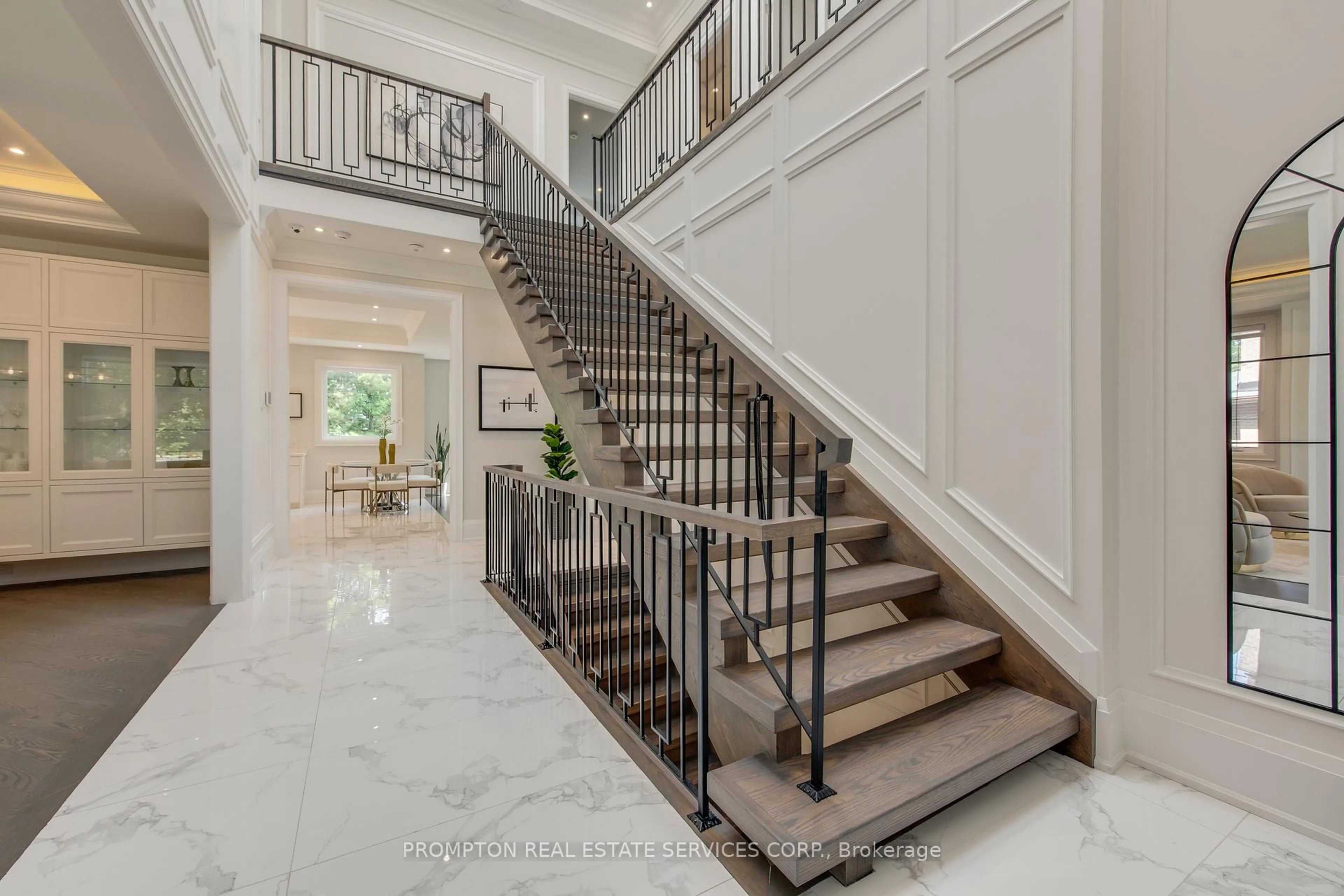 Stairs for 47 Wycliffe Cres, Toronto Ontario M2K 1V7