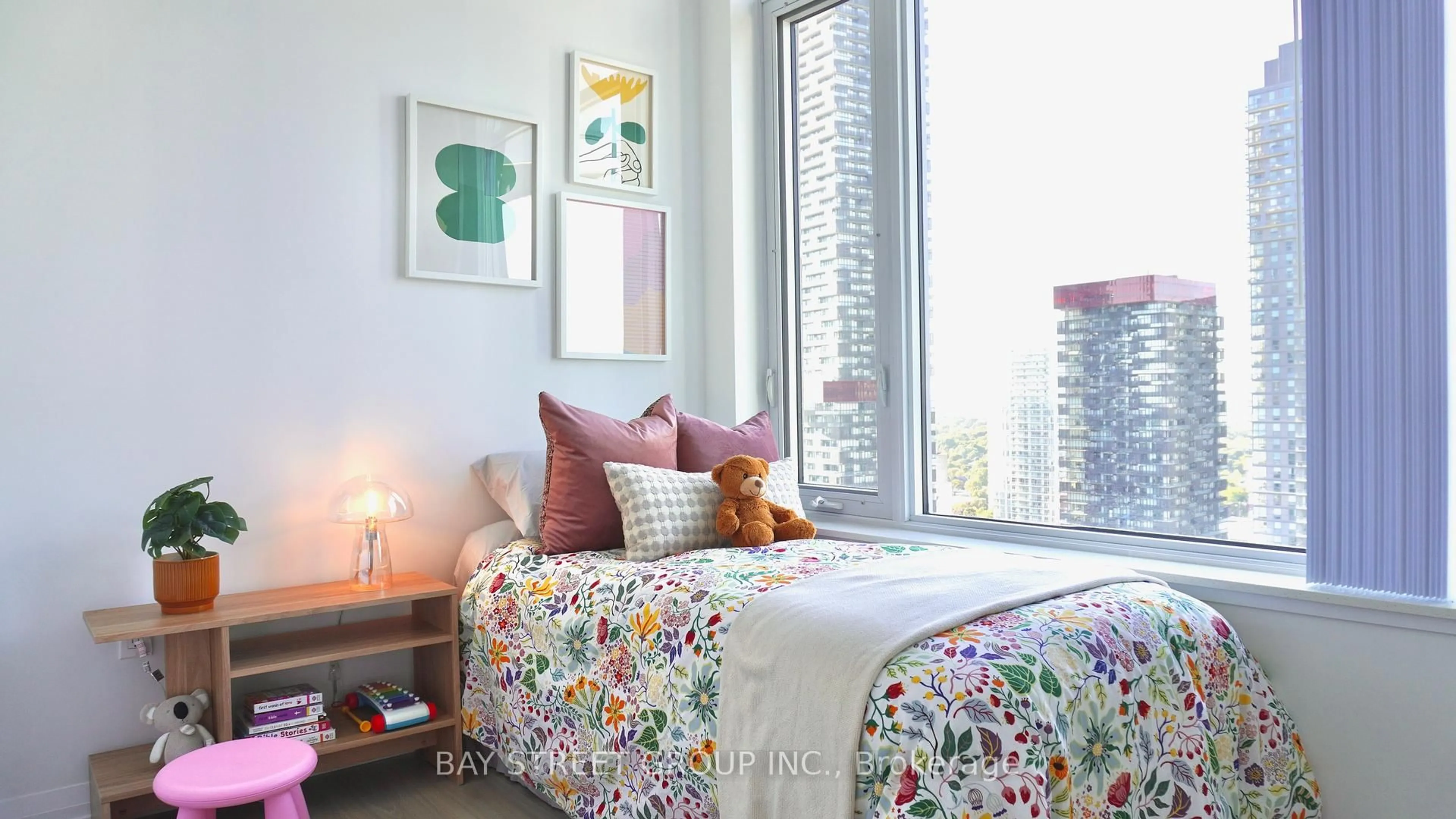 Bedroom with bed, unknown for 50 Dunfield Ave #3219, Toronto Ontario M4S 0E4