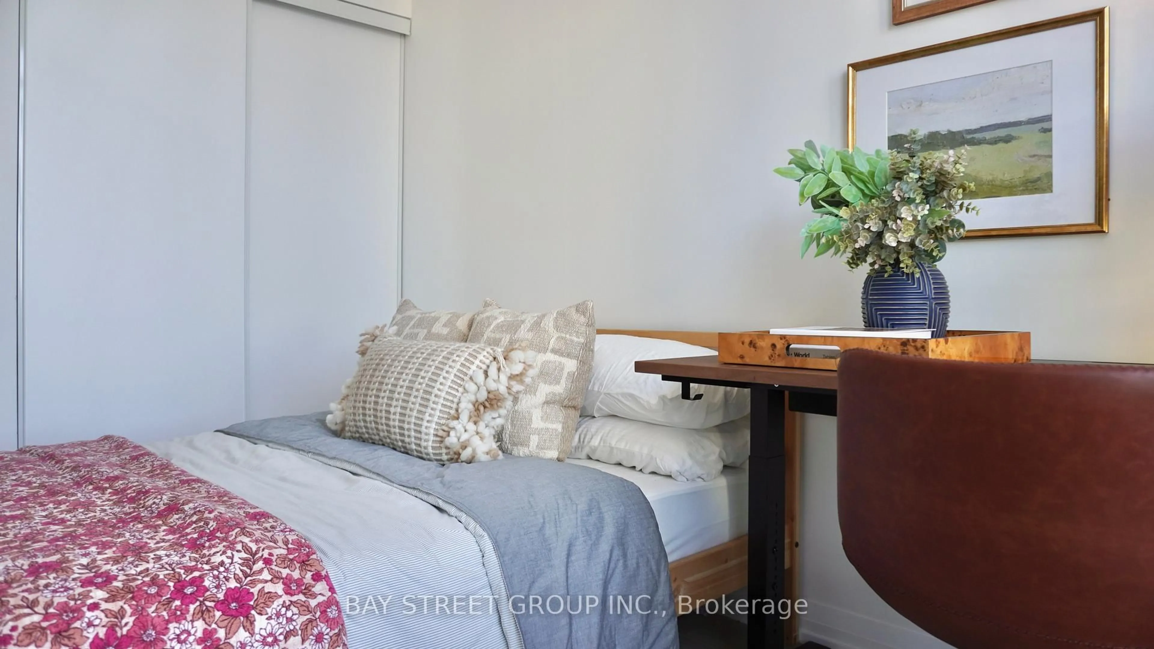 Bedroom with bed, wood/laminate floor for 50 Dunfield Ave #3219, Toronto Ontario M4S 0E4