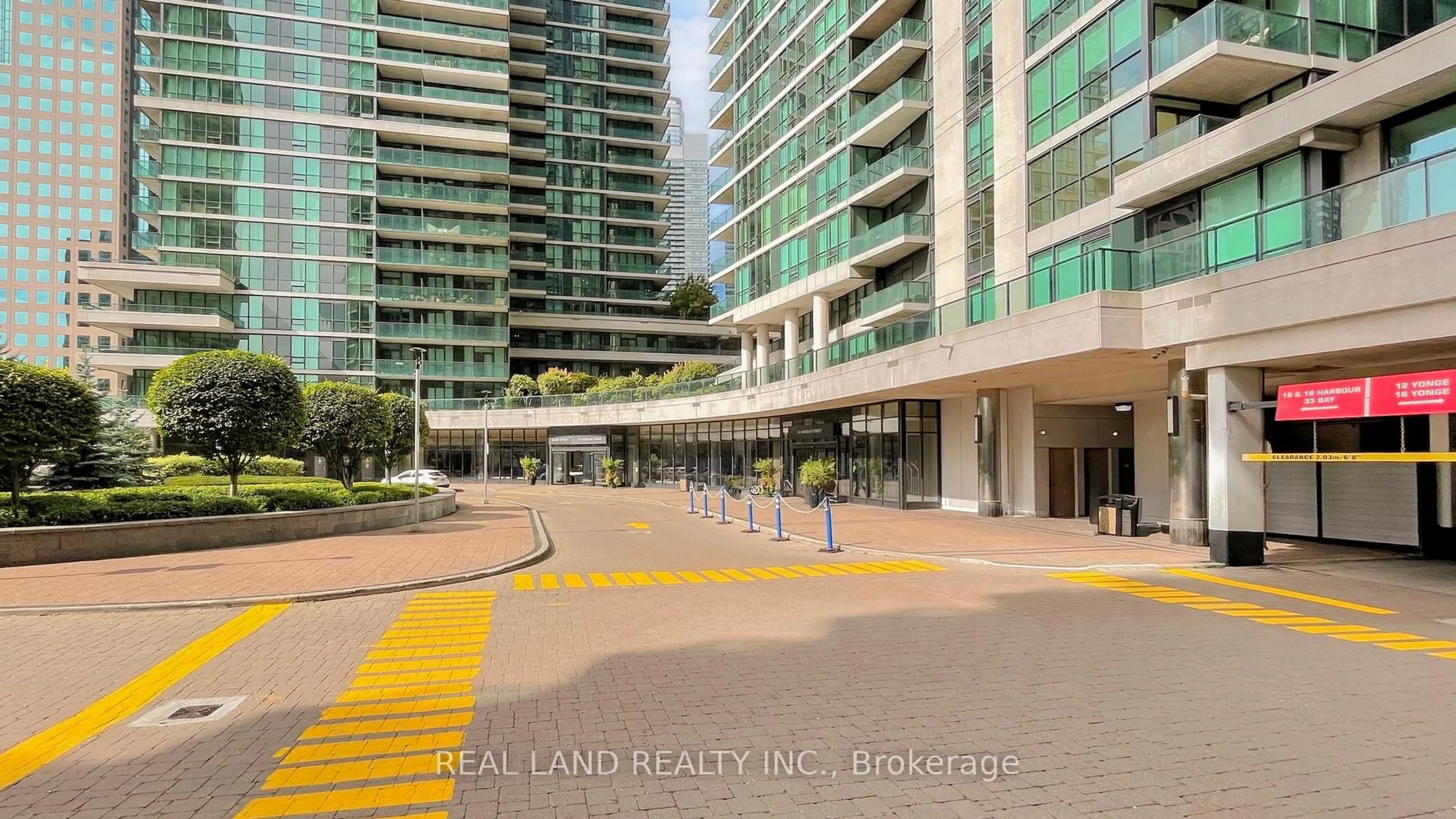 Indoor foyer for 33 Bay St #1908, Toronto Ontario M5J 2Z3