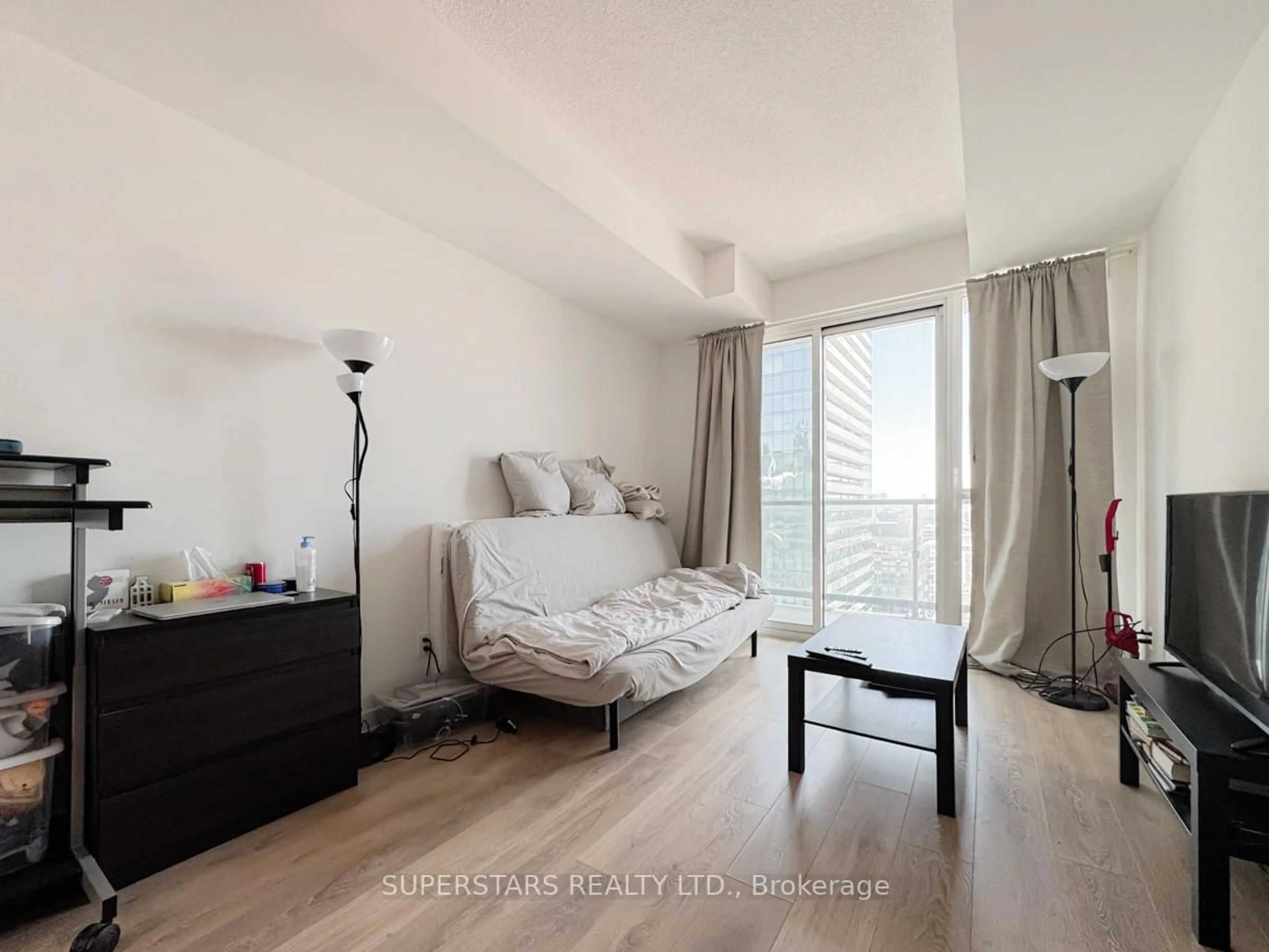 Bedroom with bed, wood/laminate floor for 87 Peter St #2005, Toronto Ontario M5V 0P1