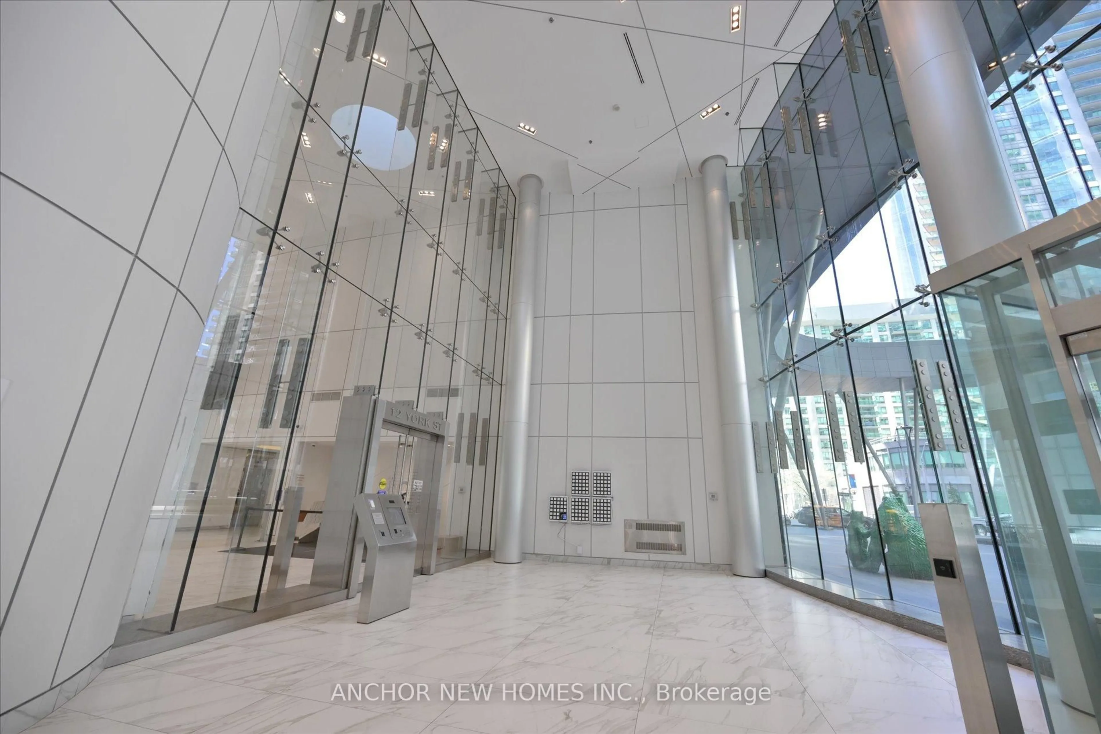 Indoor foyer for 12 York St #4402, Toronto Ontario M5J 0A9