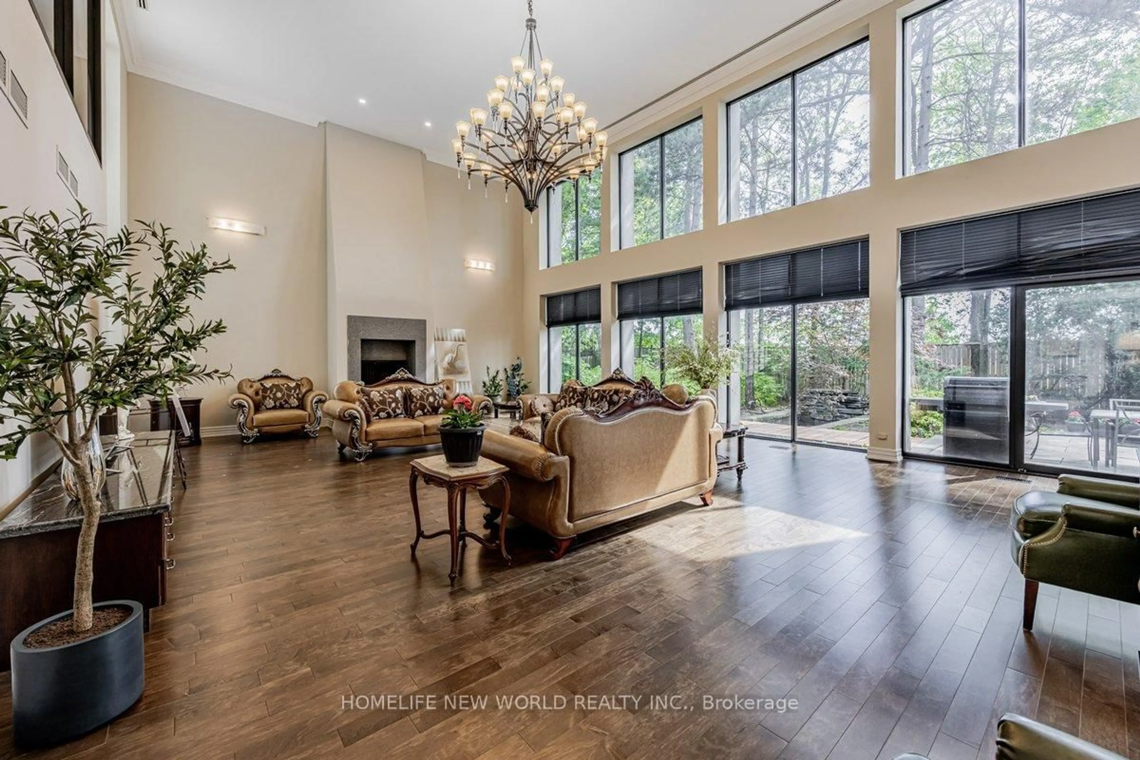 Indoor foyer for 5 Abrams Pl, Toronto Ontario M2L 1W7