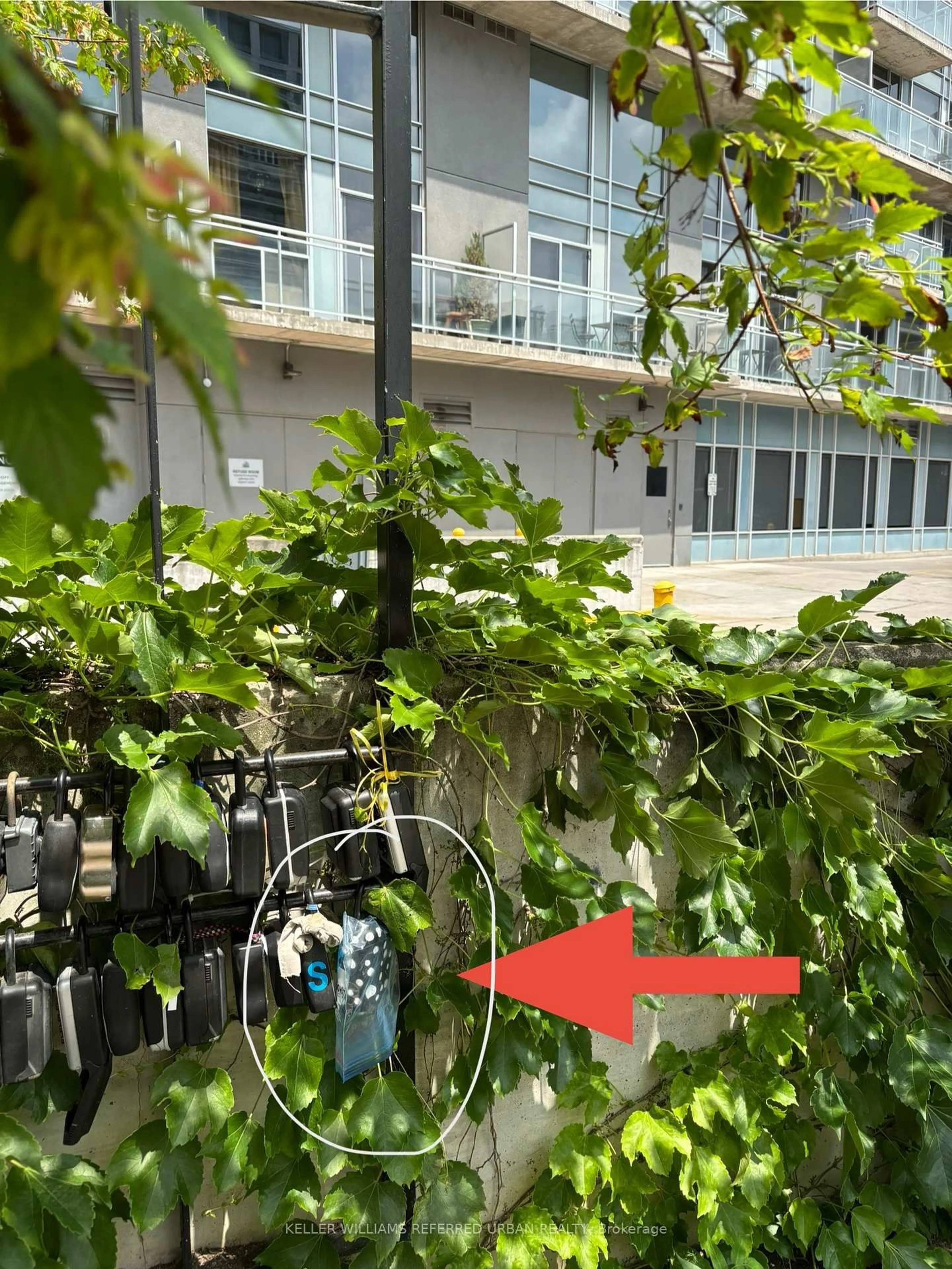 Unknown for 1029 King St #426, Toronto Ontario M6K 3M9