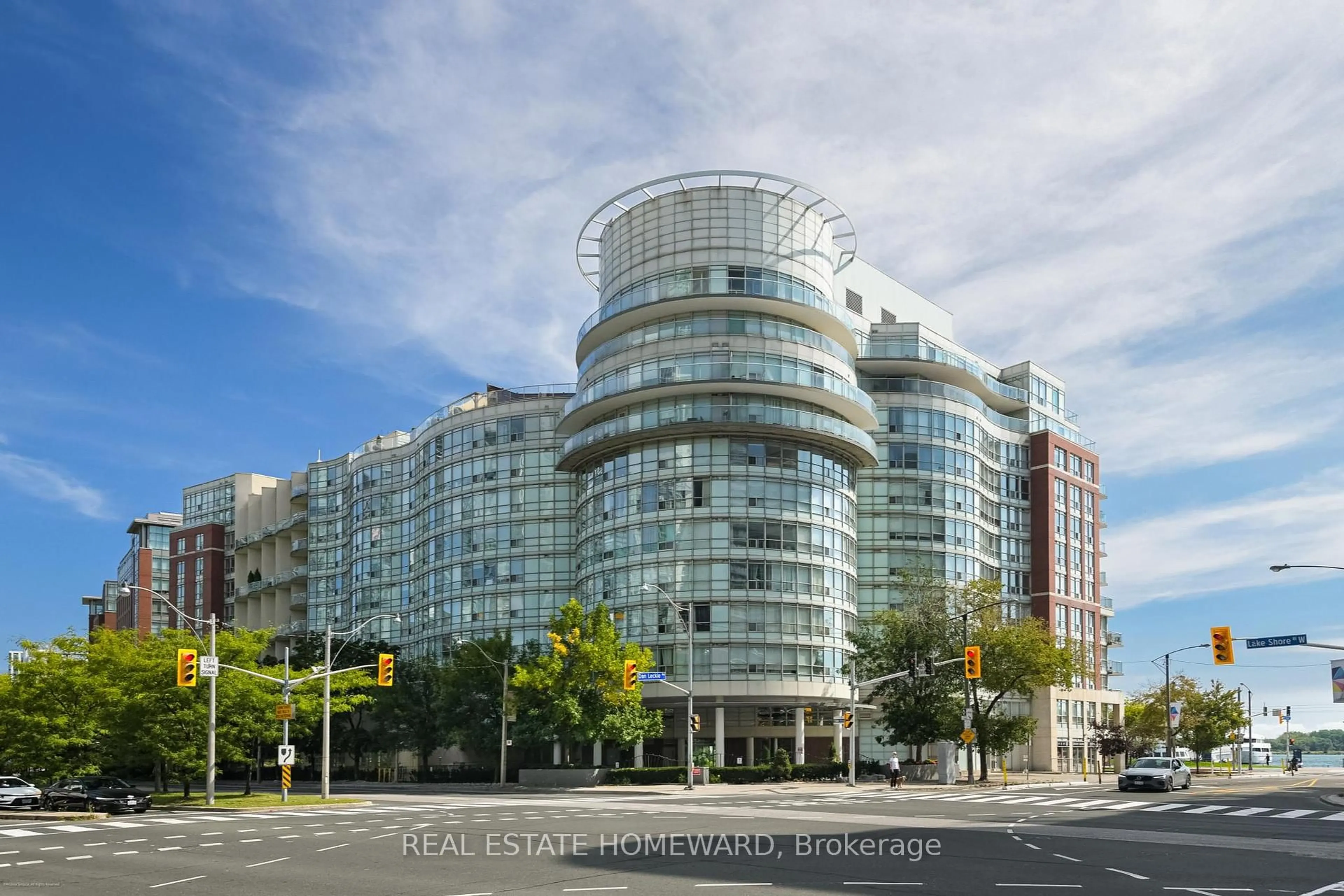 Indoor foyer for 550 Queens Quay #201, Toronto Ontario M5V 3M8