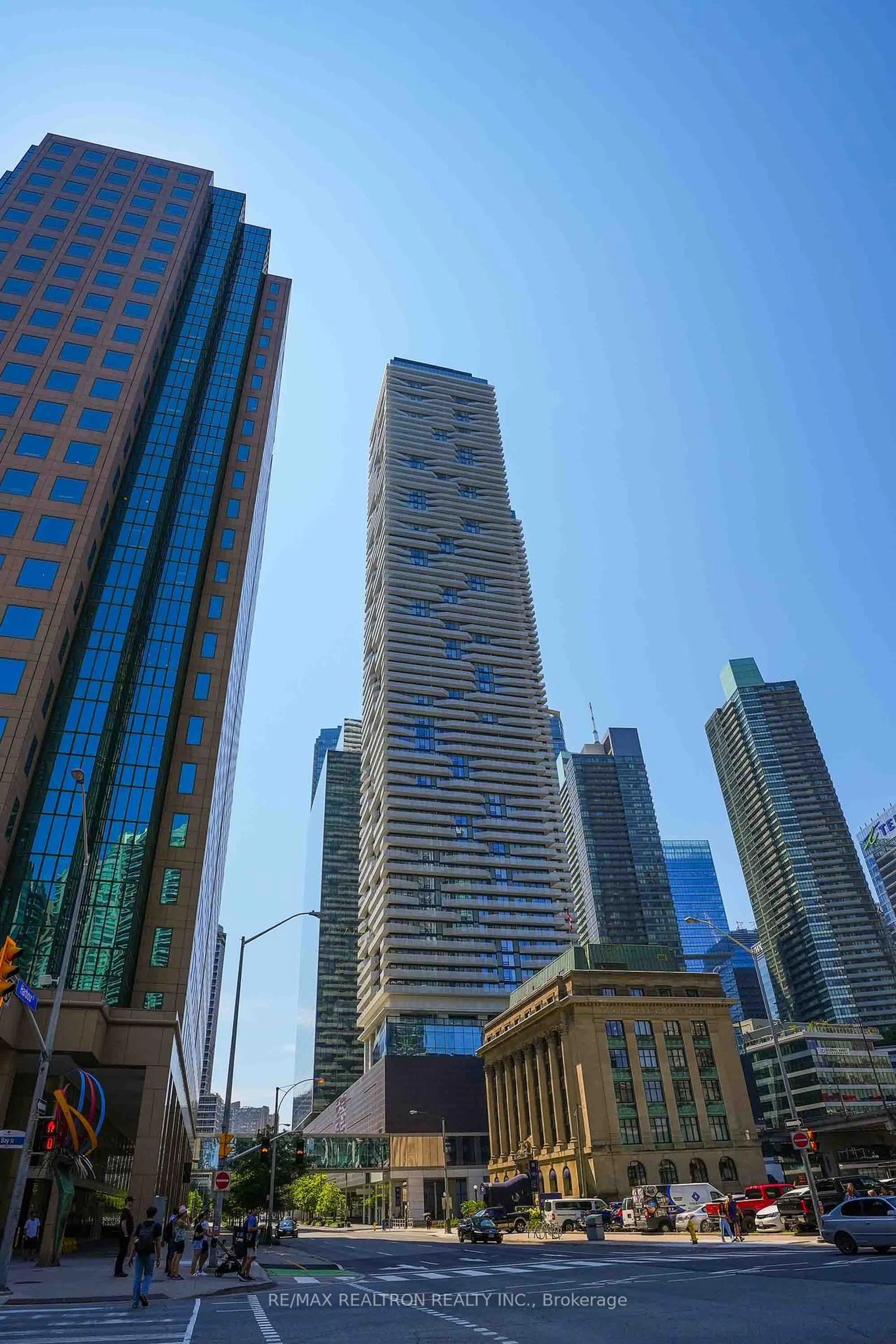 Unknown for 88 Harbour St #4004, Toronto Ontario M5J 1B7