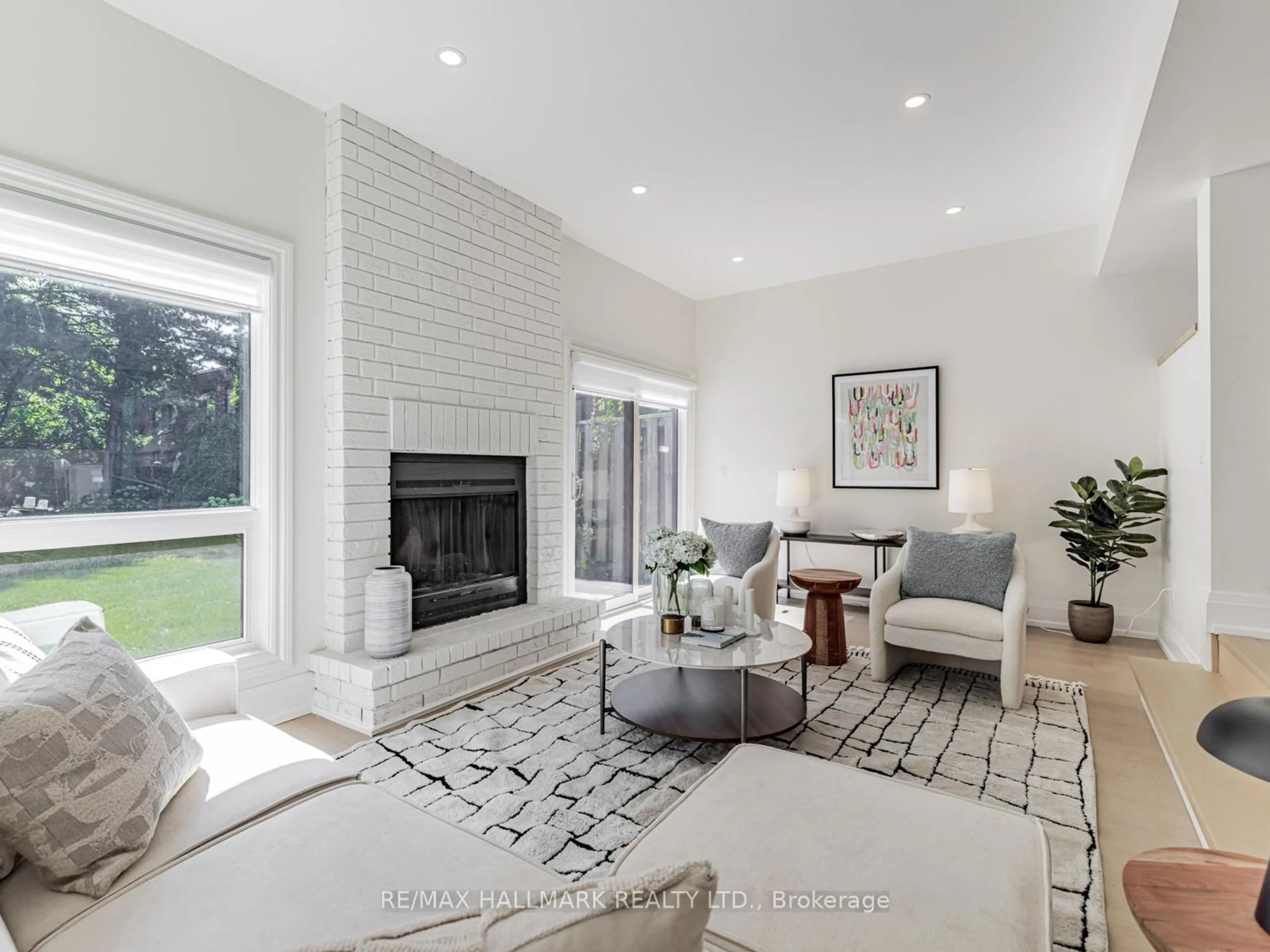 Living room with furniture, unknown for 1315 Steeles Ave #5, Toronto Ontario M2R 3N2