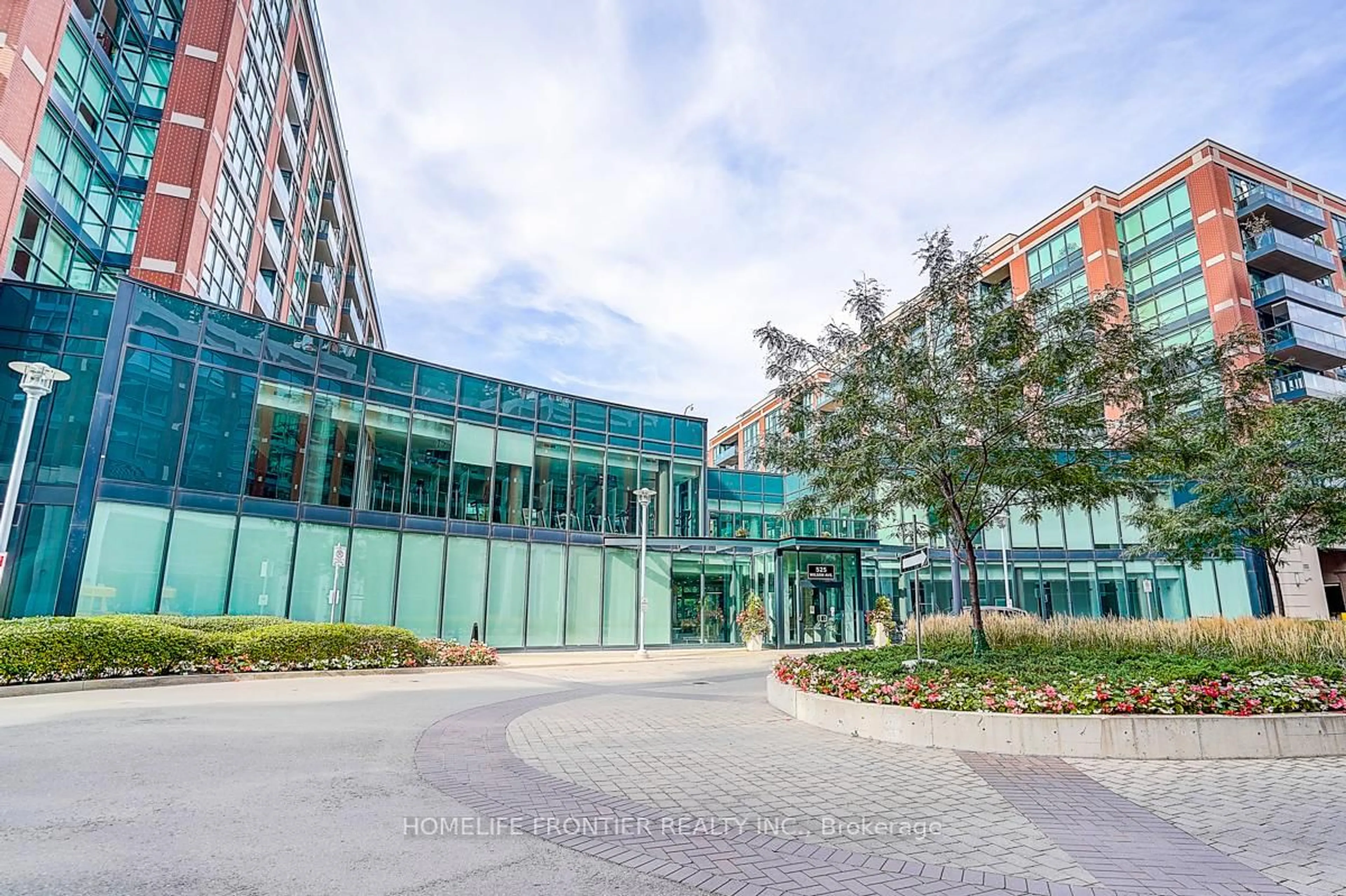 Indoor foyer for 525 Wilson Ave #209, Toronto Ontario M3H 0A7