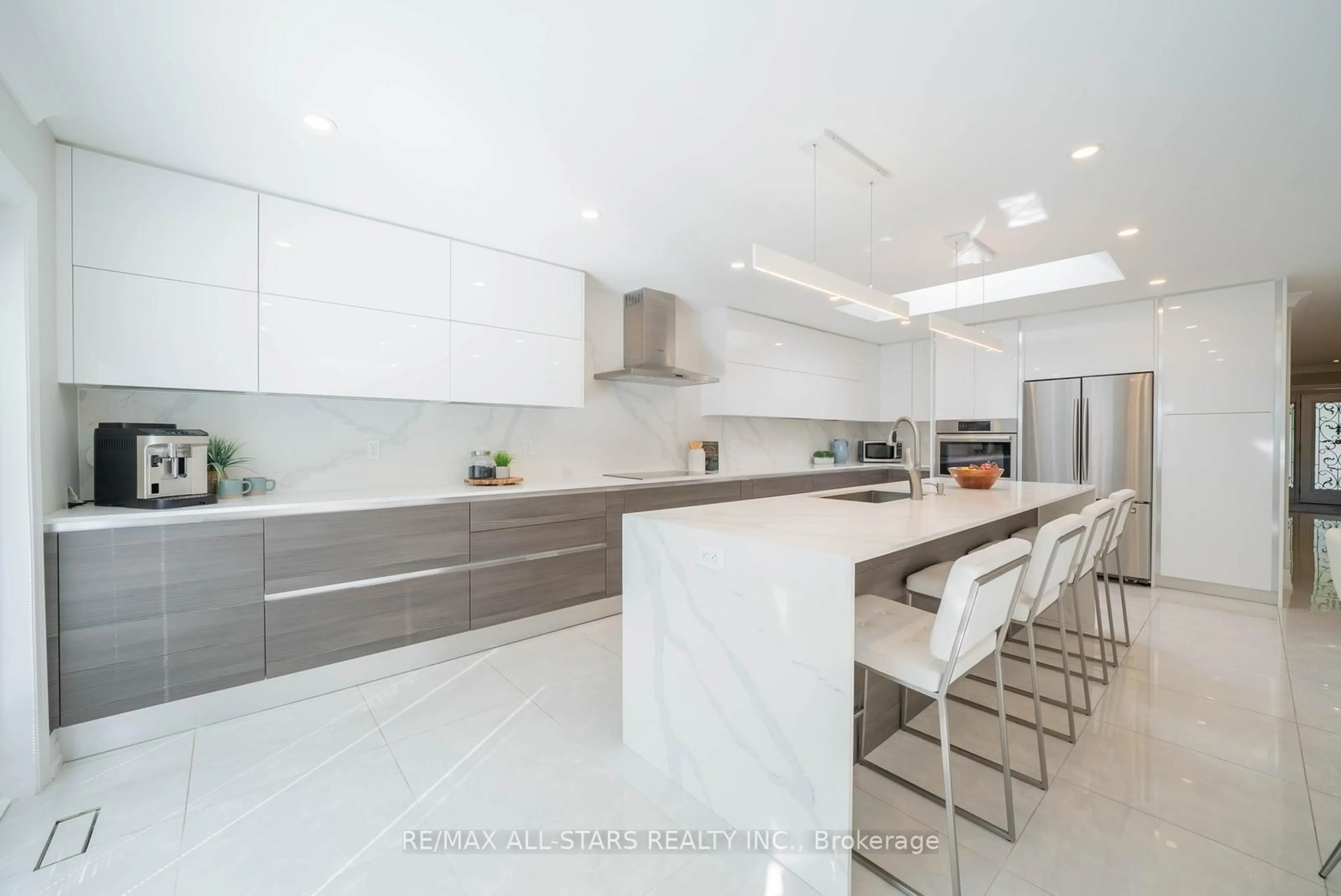 Contemporary kitchen, ceramic/tile floor for 28 Cobblestone Dr, Toronto Ontario M2J 2X7