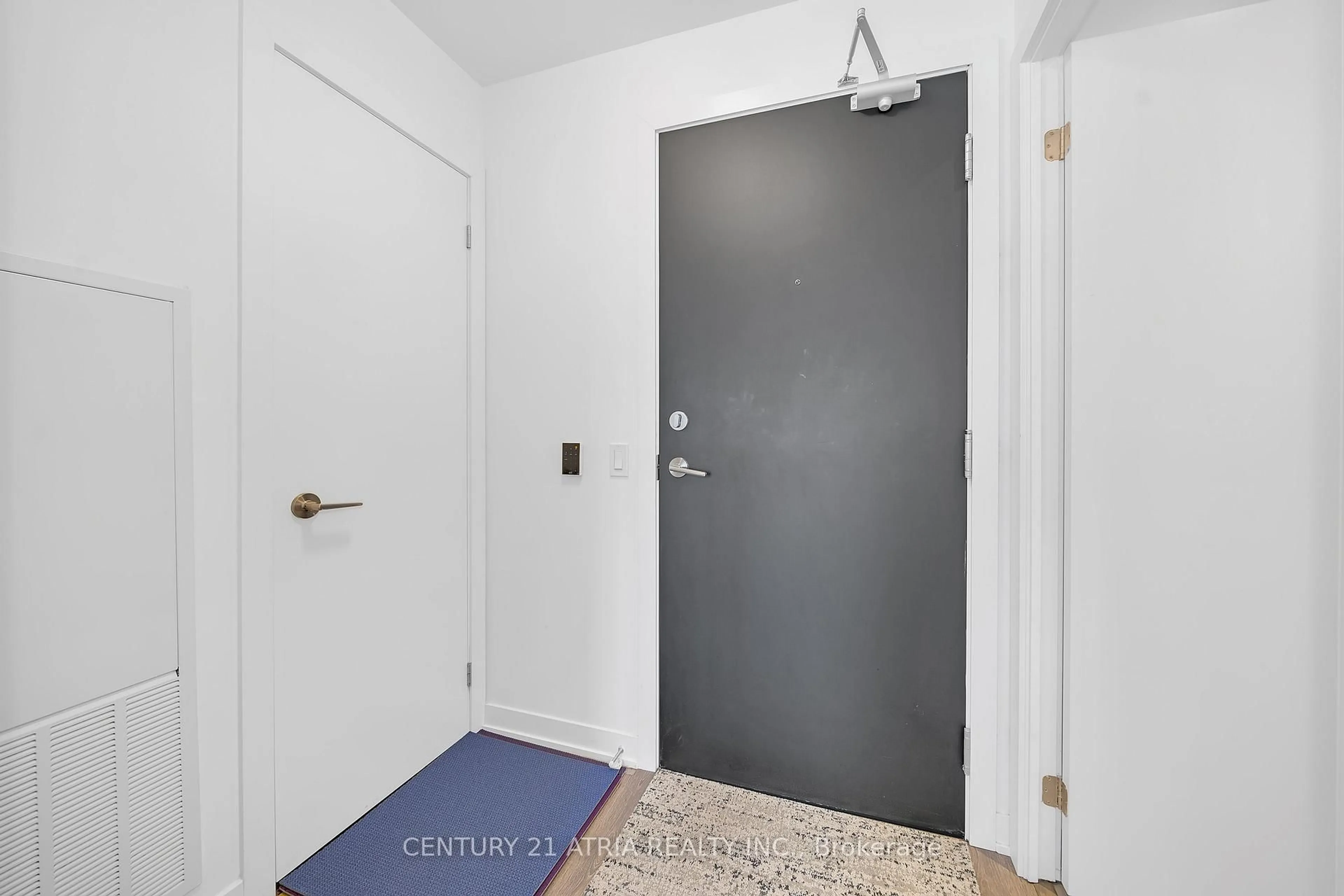Indoor entryway for 87 Peter St #4308, Toronto Ontario M5V 0P1