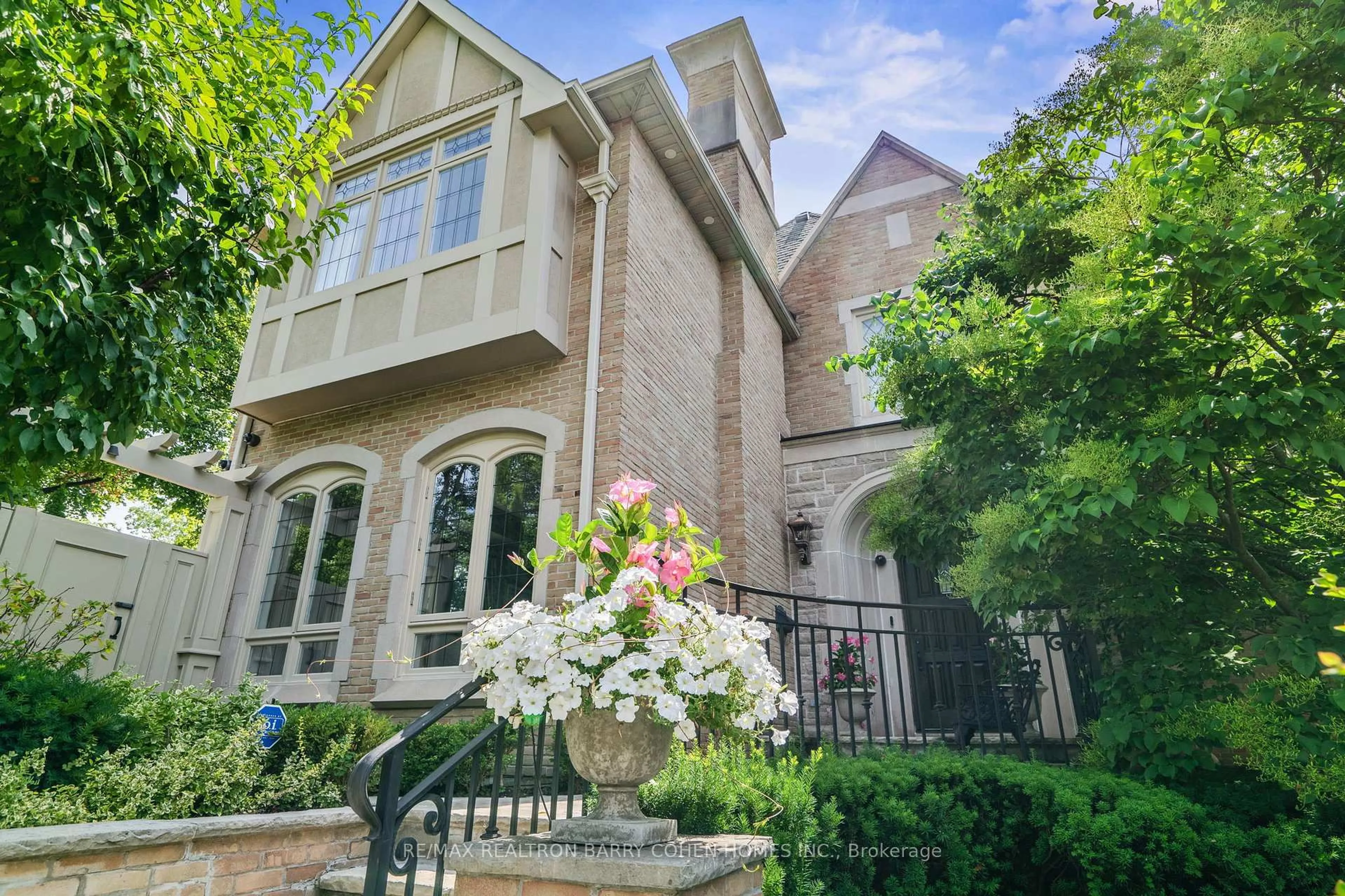 Home with brick exterior material, street for 100 Old Forest Hill Rd, Toronto Ontario M5P 2R5