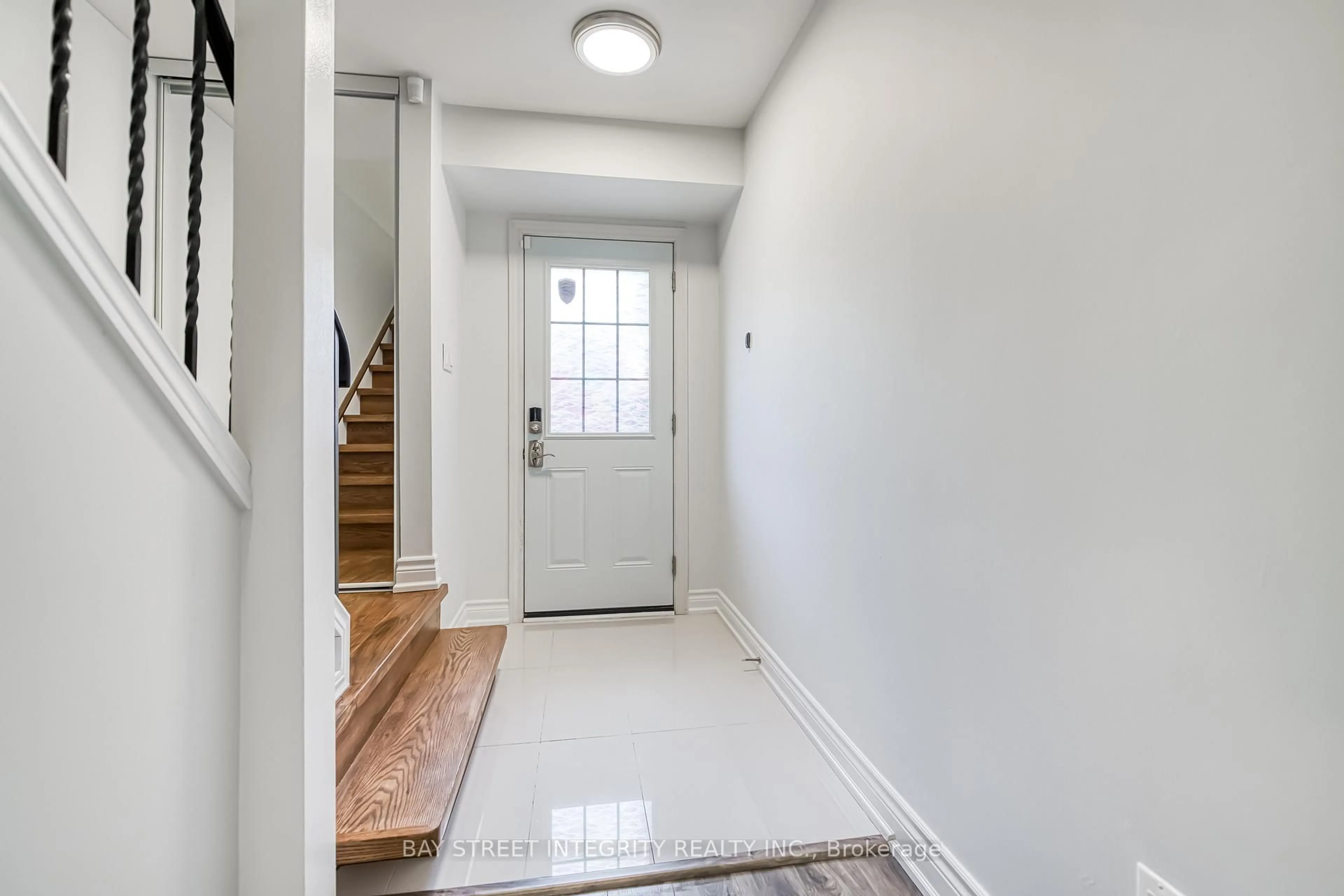 Indoor entryway for 72 Elsa Vine Way, Toronto Ontario M2J 4H9