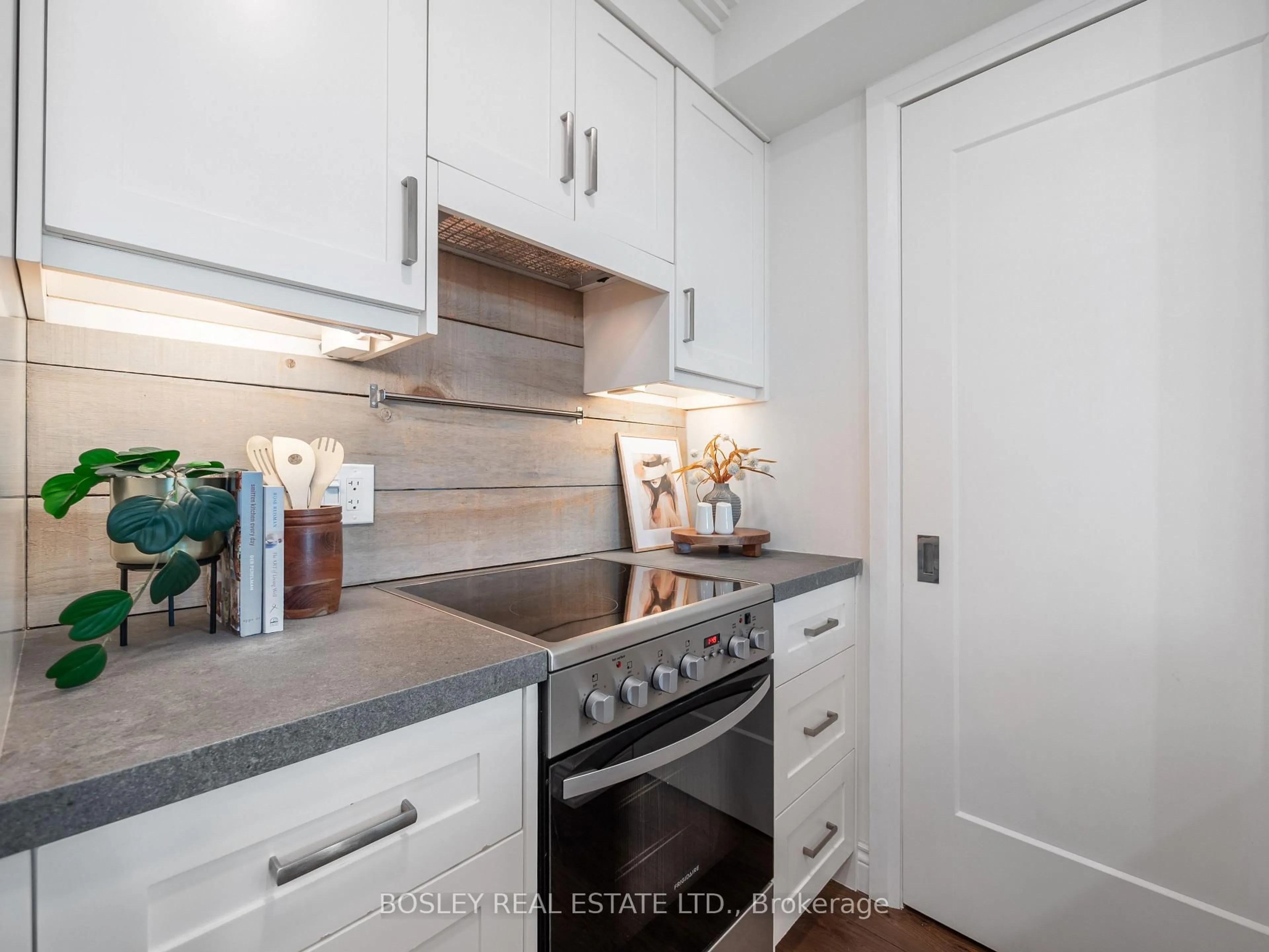Unknown for 409 Bloor St #903, Toronto Ontario M4W 3T2