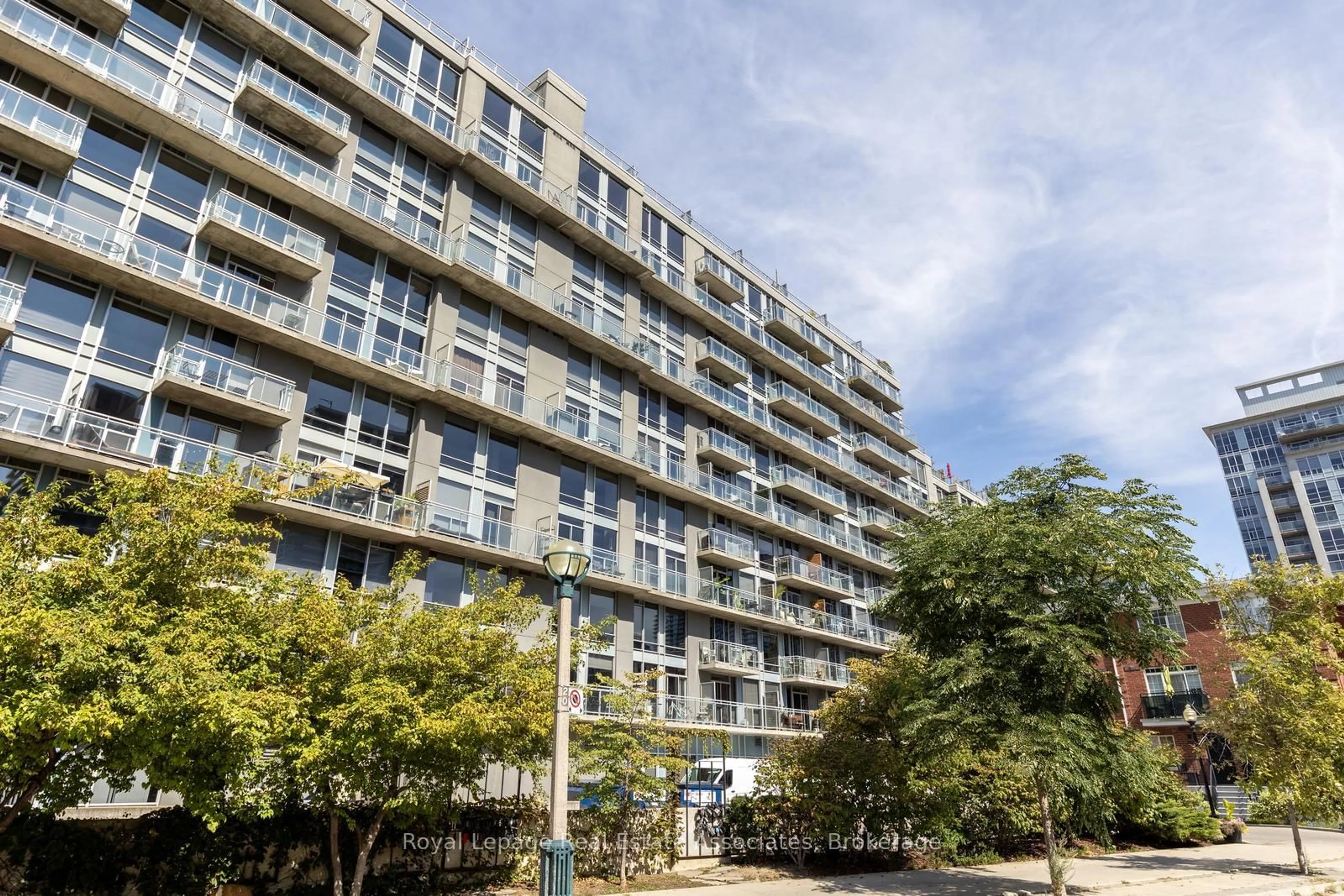 Unknown for 1029 King St #826, Toronto Ontario M6K 3M9