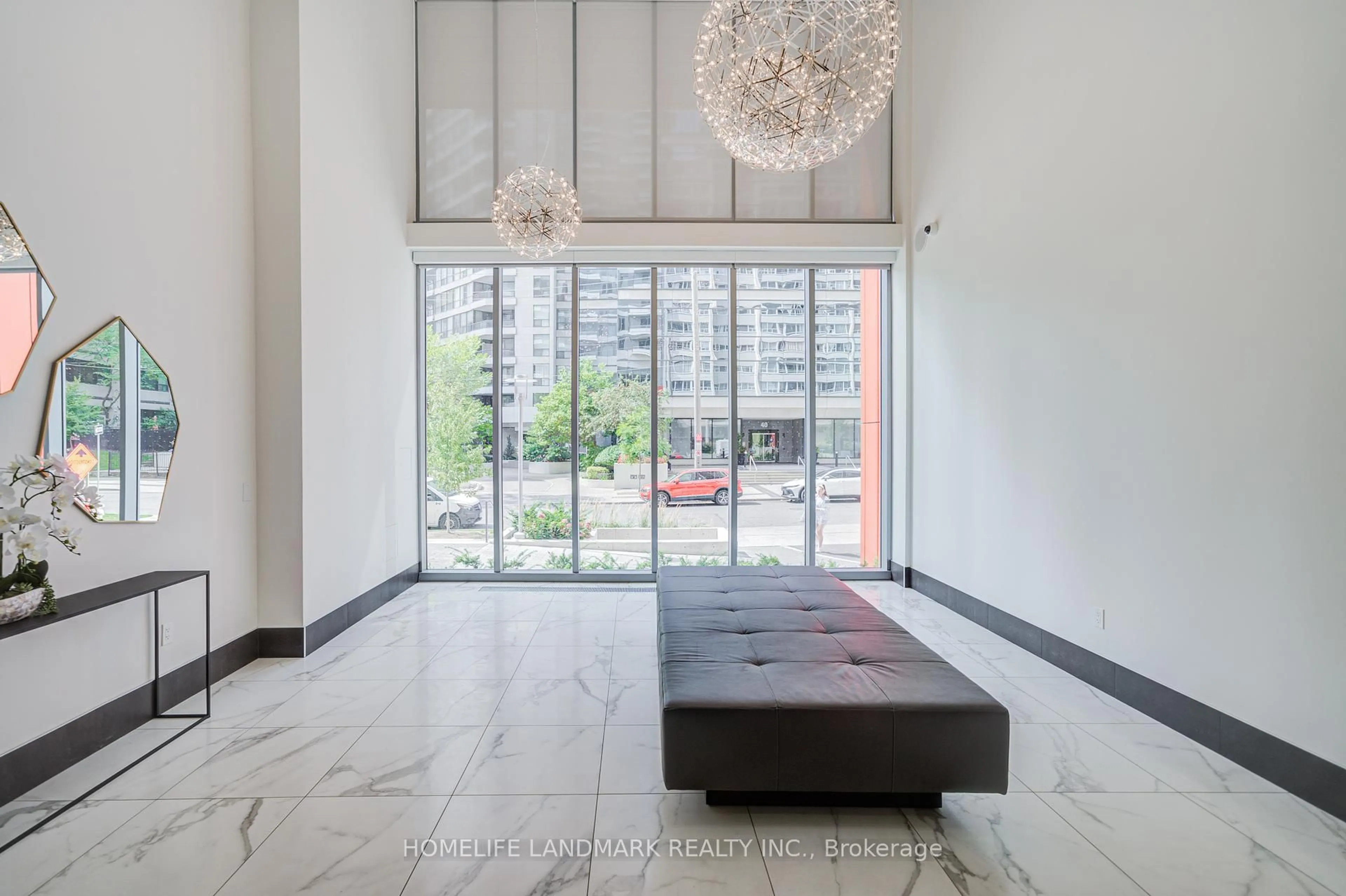 Indoor foyer for 25 Holly St #1902, Toronto Ontario M4S 0E3