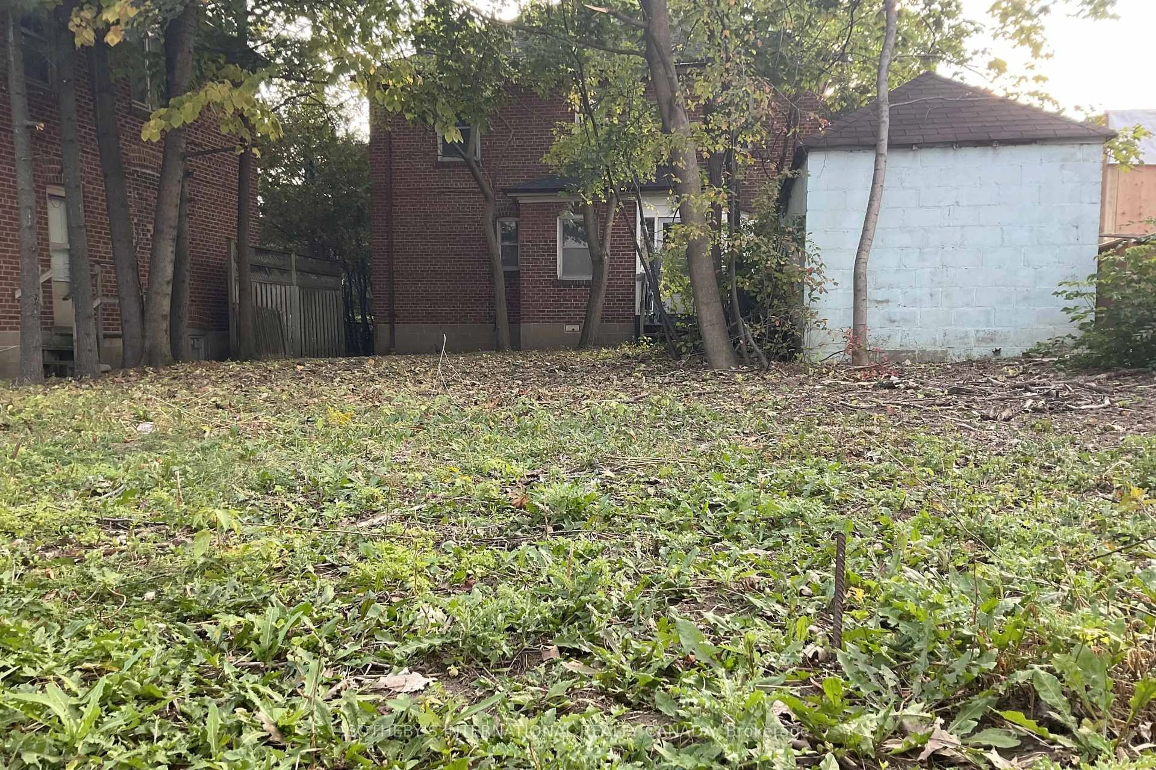 Unknown for 153 Glen Cedar Rd, Toronto Ontario M6C 3G6