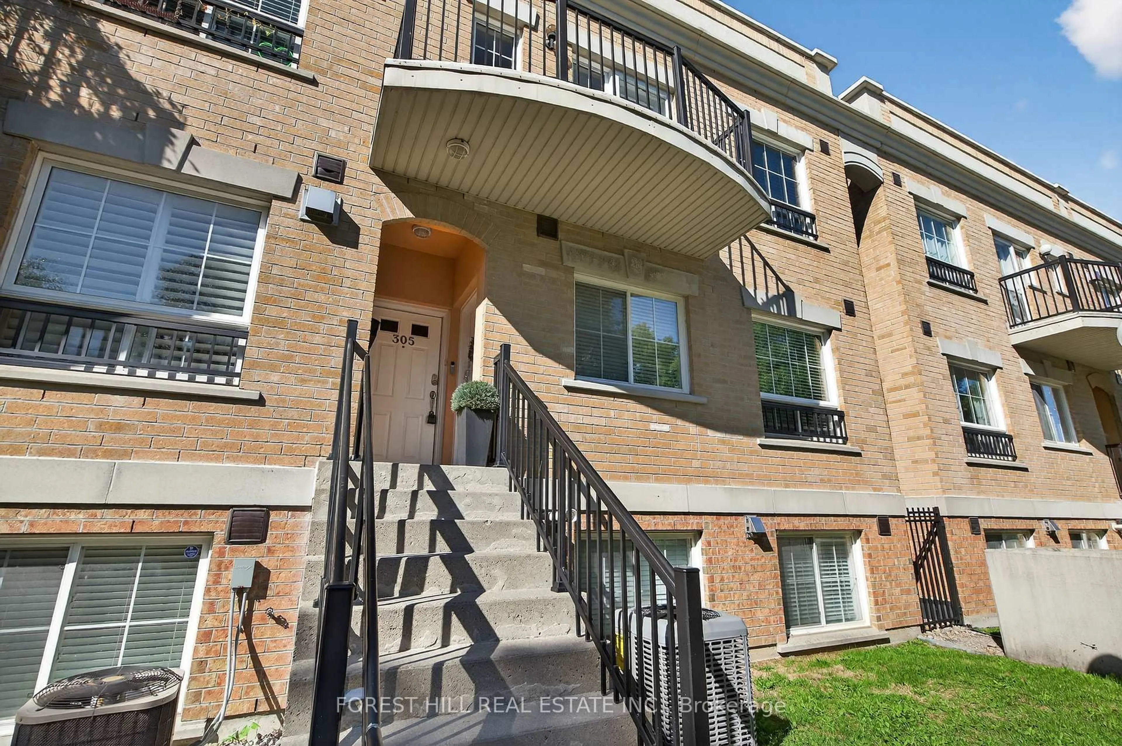 Unknown for 1785 Eglinton Ave #305, Toronto Ontario M4A 2Y6