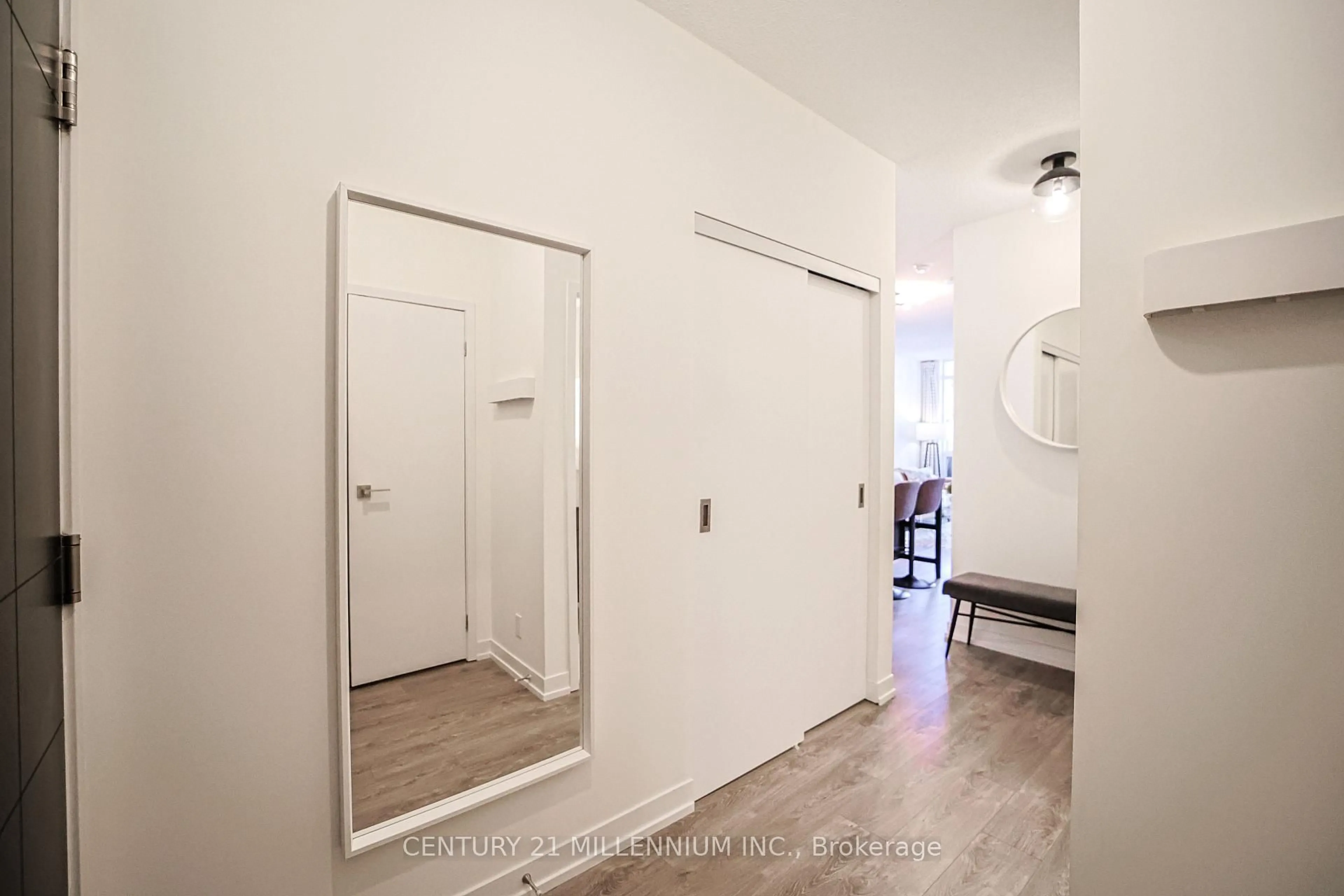 Indoor entryway for 89 Dunfield Ave #405, Toronto Ontario M4S 0A4