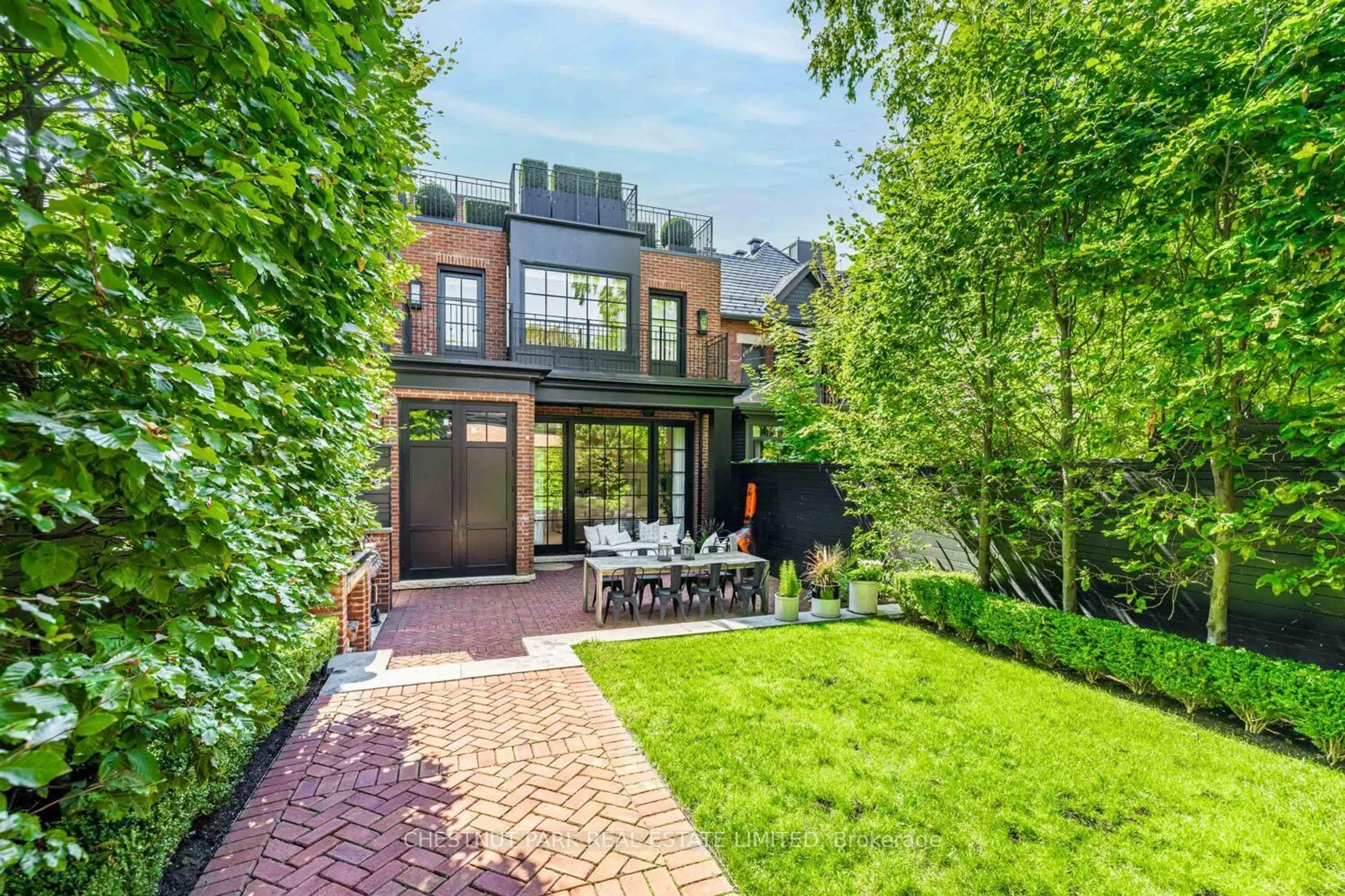 Home with brick exterior material, street for 122 Roxborough St, Toronto Ontario M5R 1V1