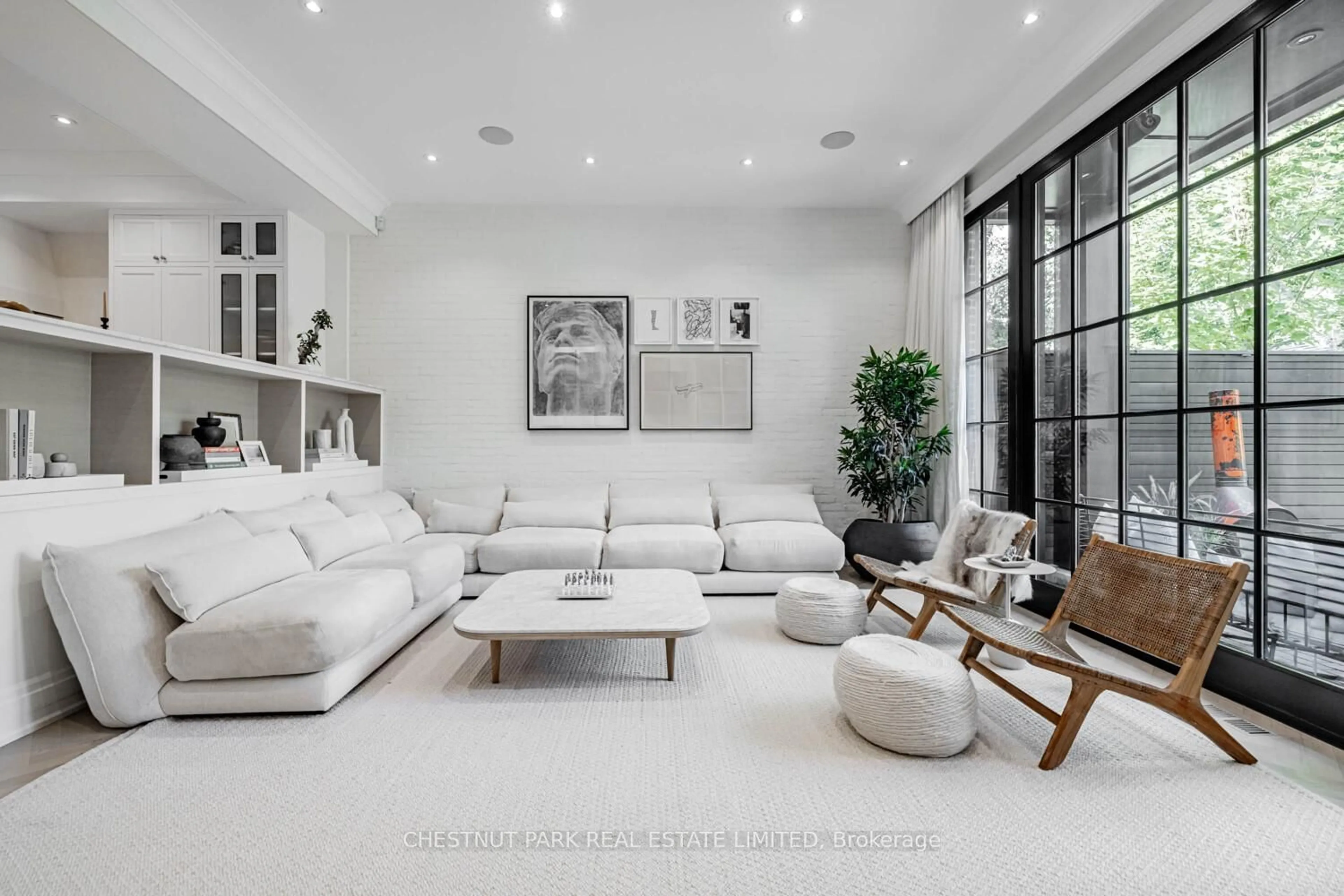 Living room with furniture, unknown for 122 Roxborough St, Toronto Ontario M5R 1V1