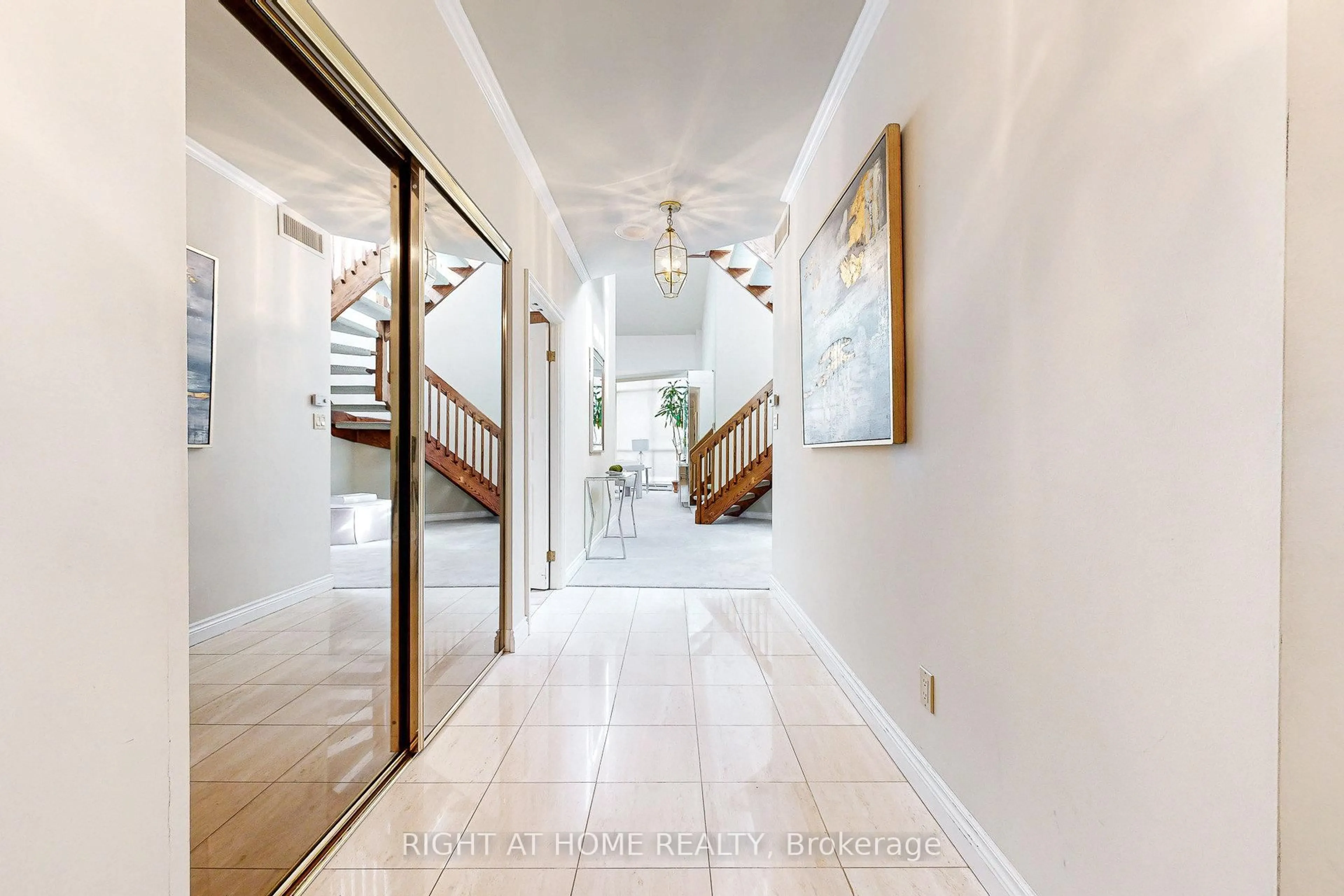 Indoor foyer for 85 Skymark Dr #PH1, Toronto Ontario M2H 3P2