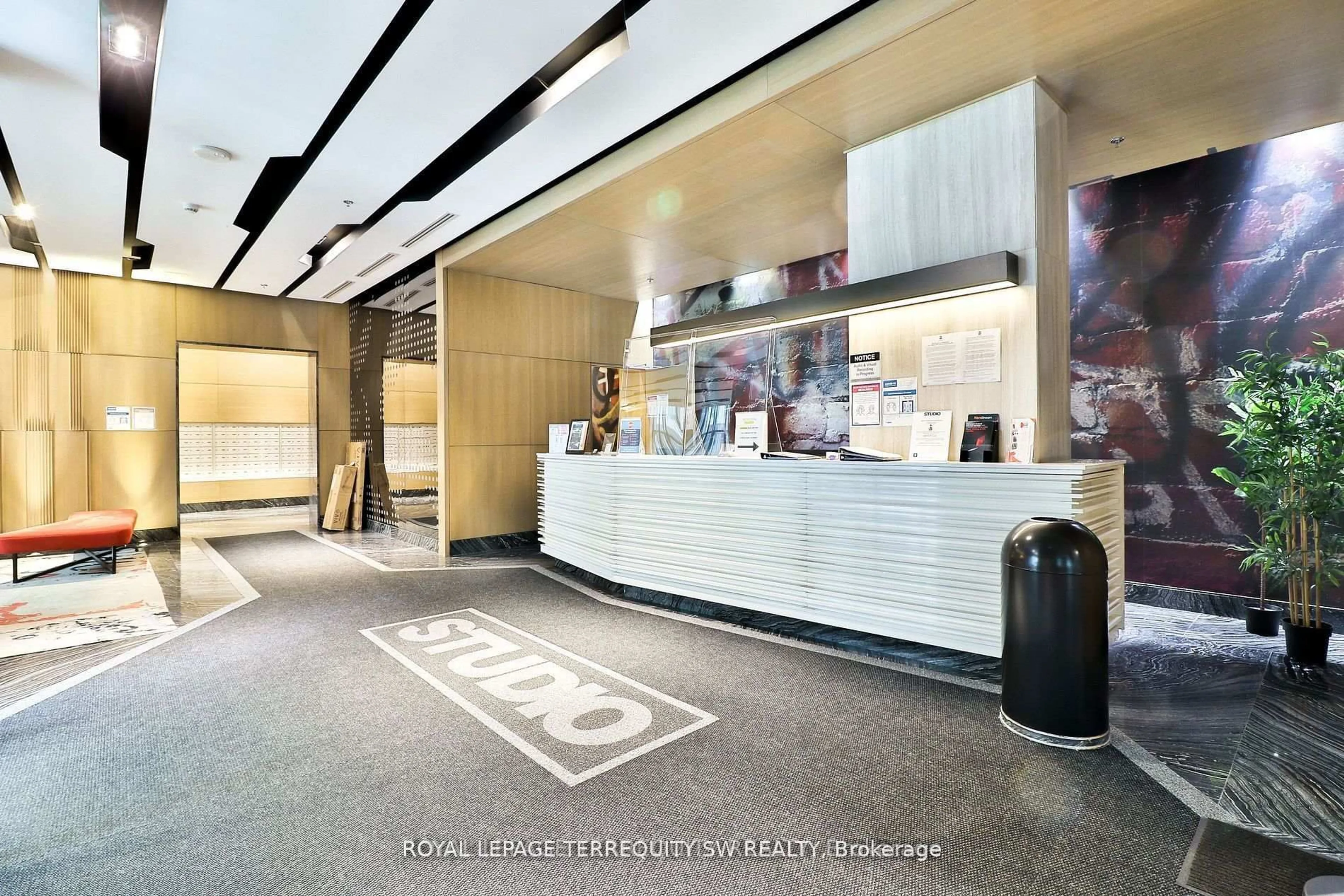 Lobby for 199 Richmond St #2202, Toronto Ontario M5V 0H4