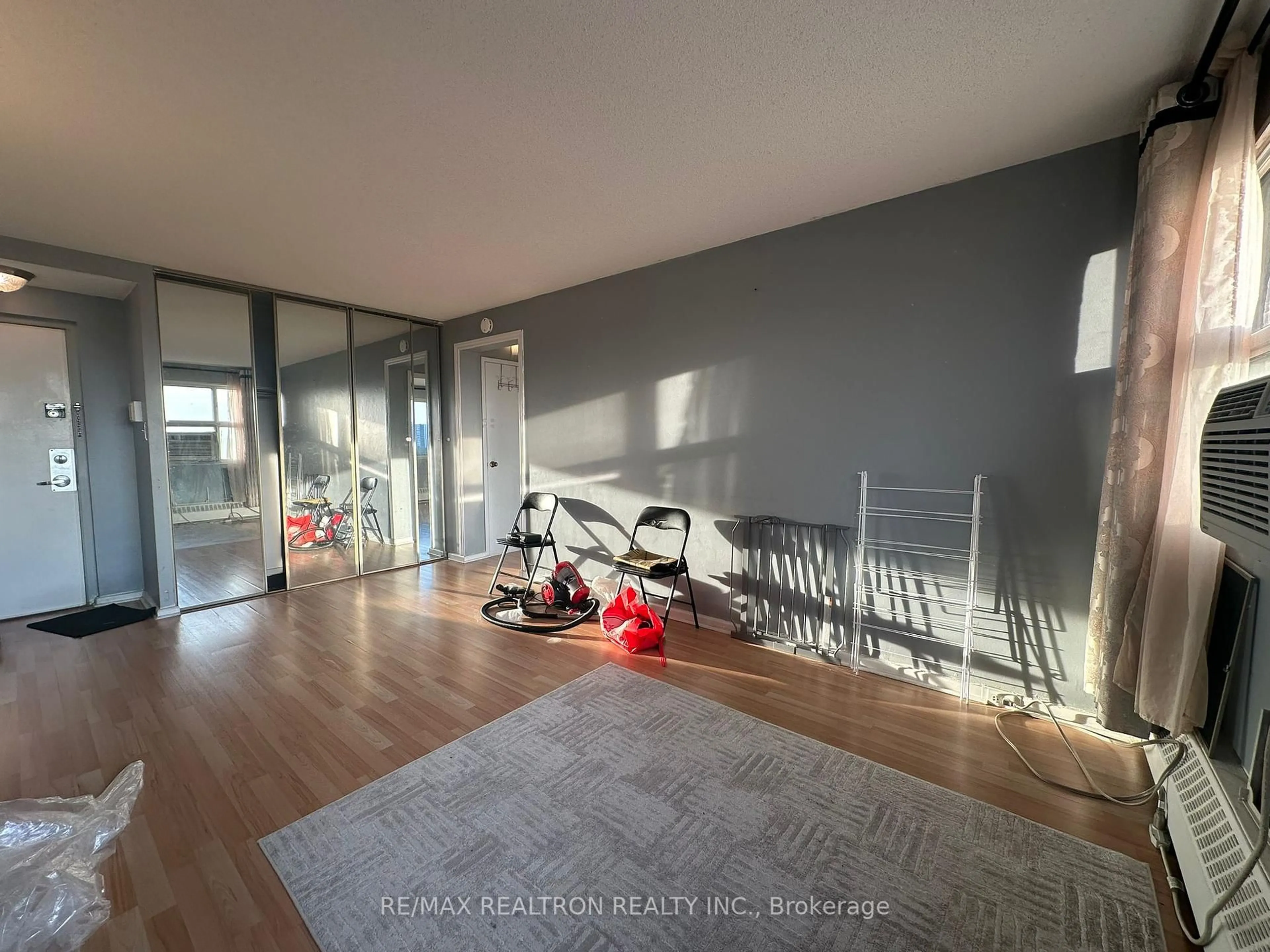 A pic of a room for 725 Don Mills Rd #605, Toronto Ontario M3C 1S6