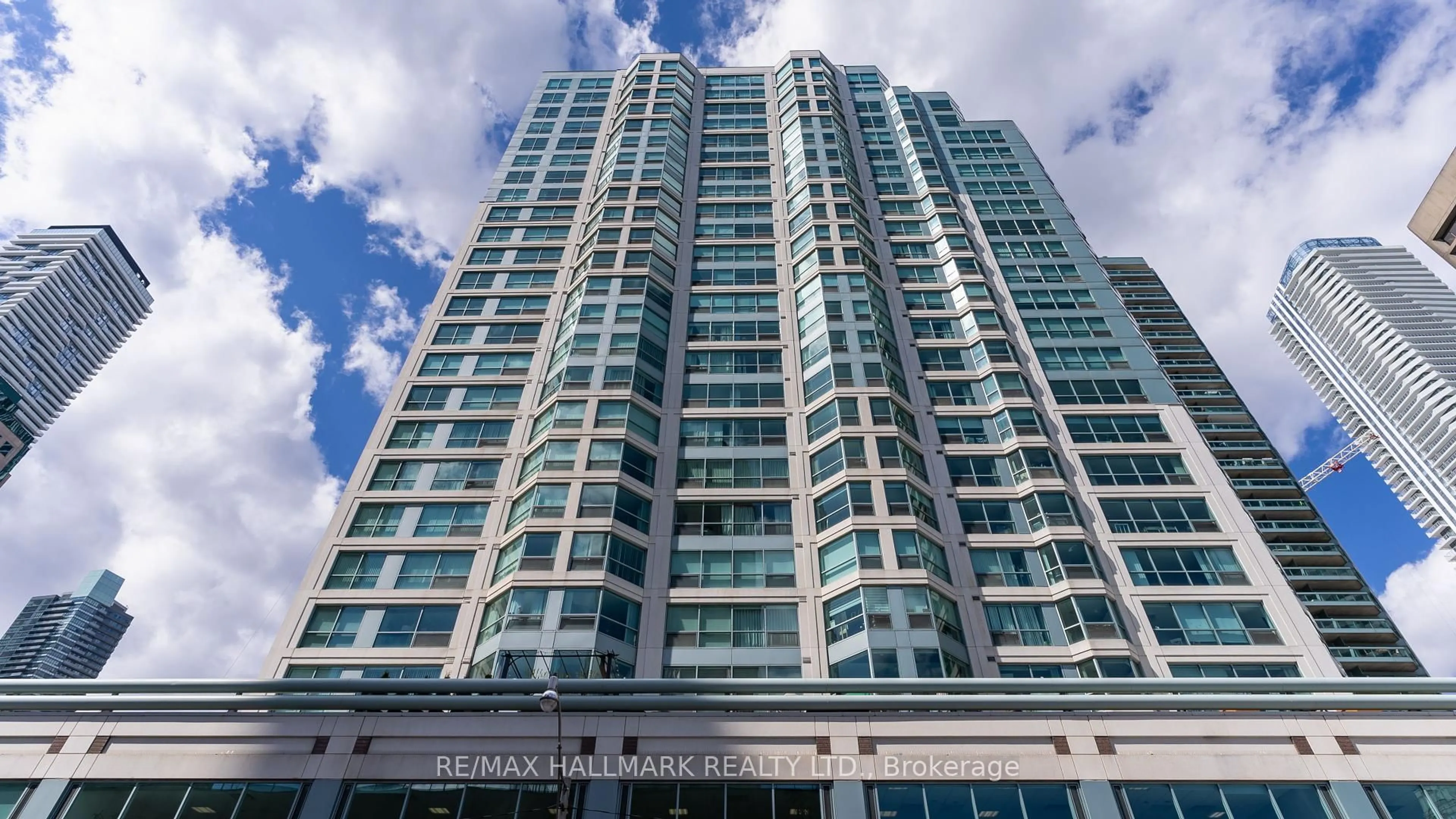 Indoor foyer for 10 Queens Quay #Ph9, Toronto Ontario M5J 2R9