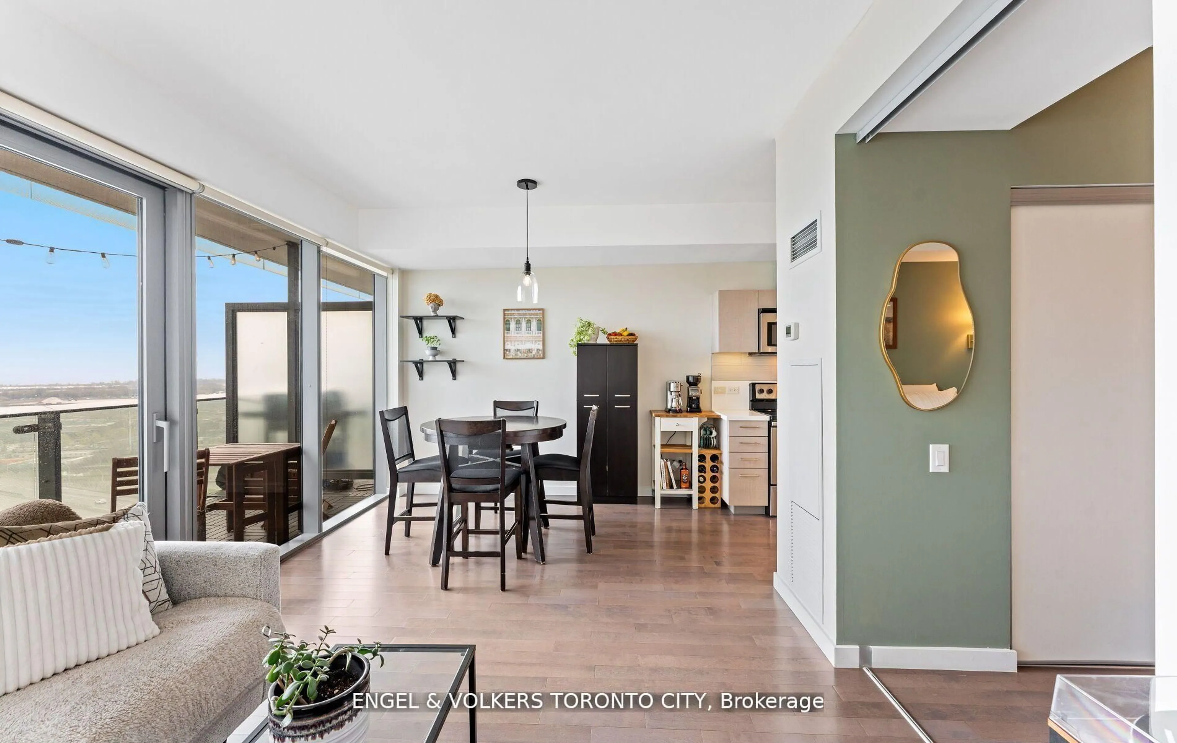 Open concept kitchen, wood/laminate floor for 70 Distillery Lane #2105, Toronto Ontario M5A 0E3