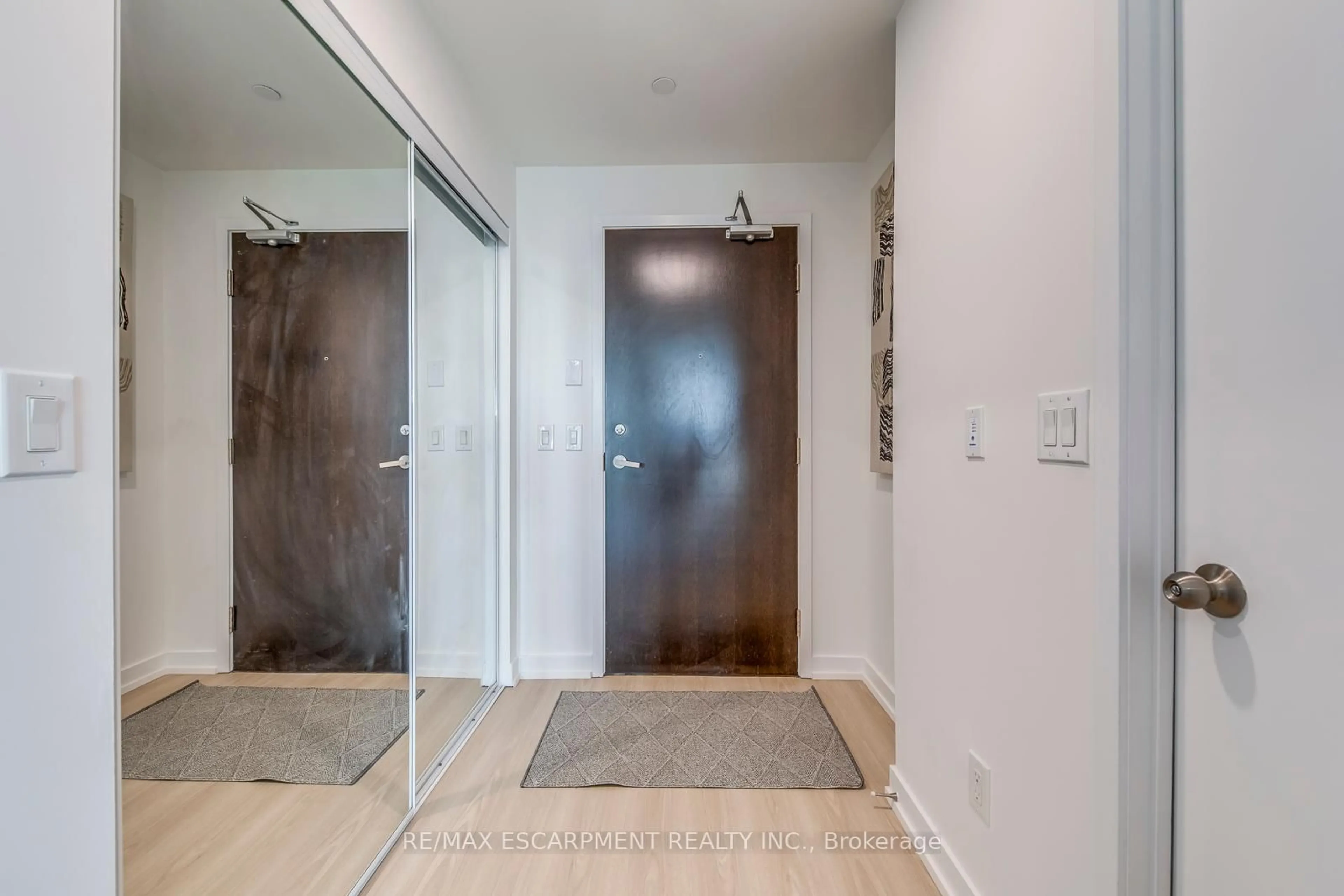 Indoor entryway for 55 Regent Park Blvd #1304, Toronto Ontario M5A 3H6