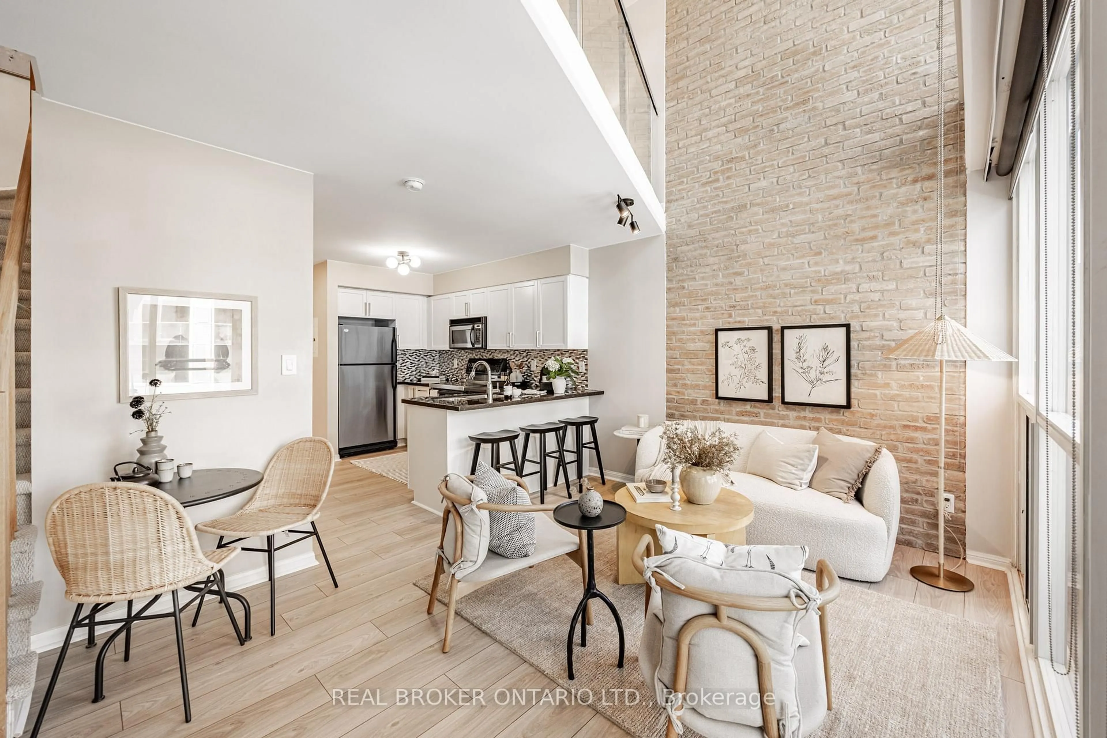 Open concept kitchen, ceramic/tile floor for 1029 King St #612, Toronto Ontario M6K 3M2