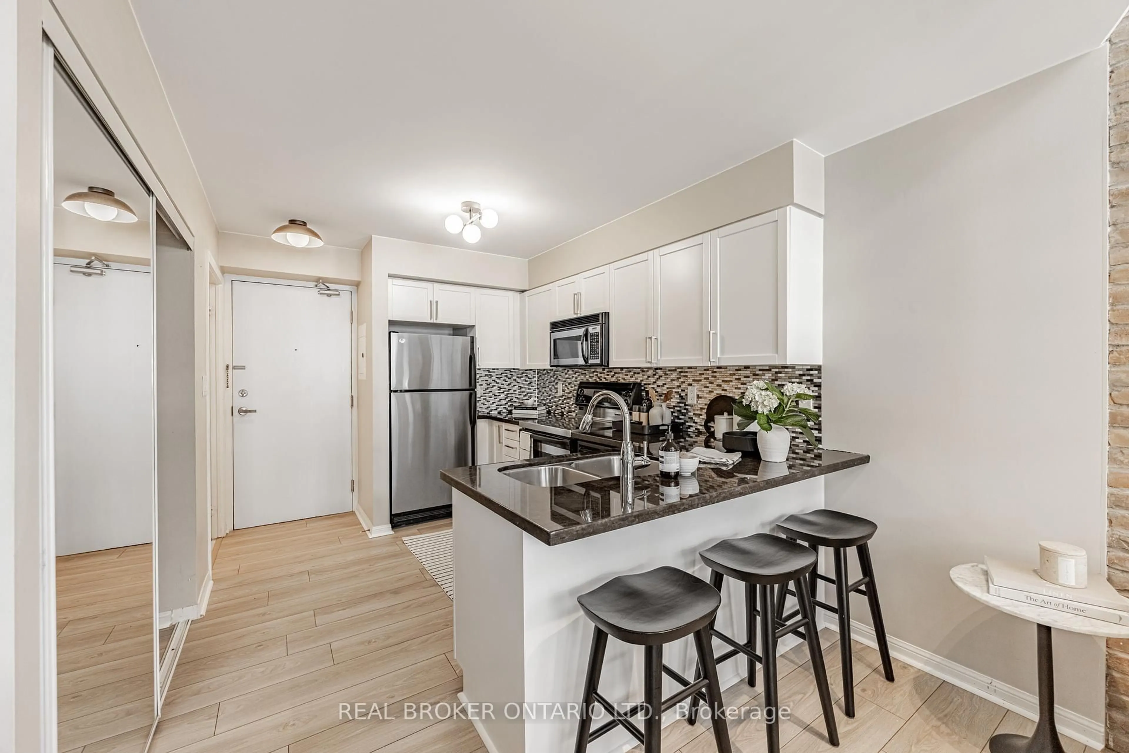 Open concept kitchen, unknown for 1029 King St #612, Toronto Ontario M6K 3M2