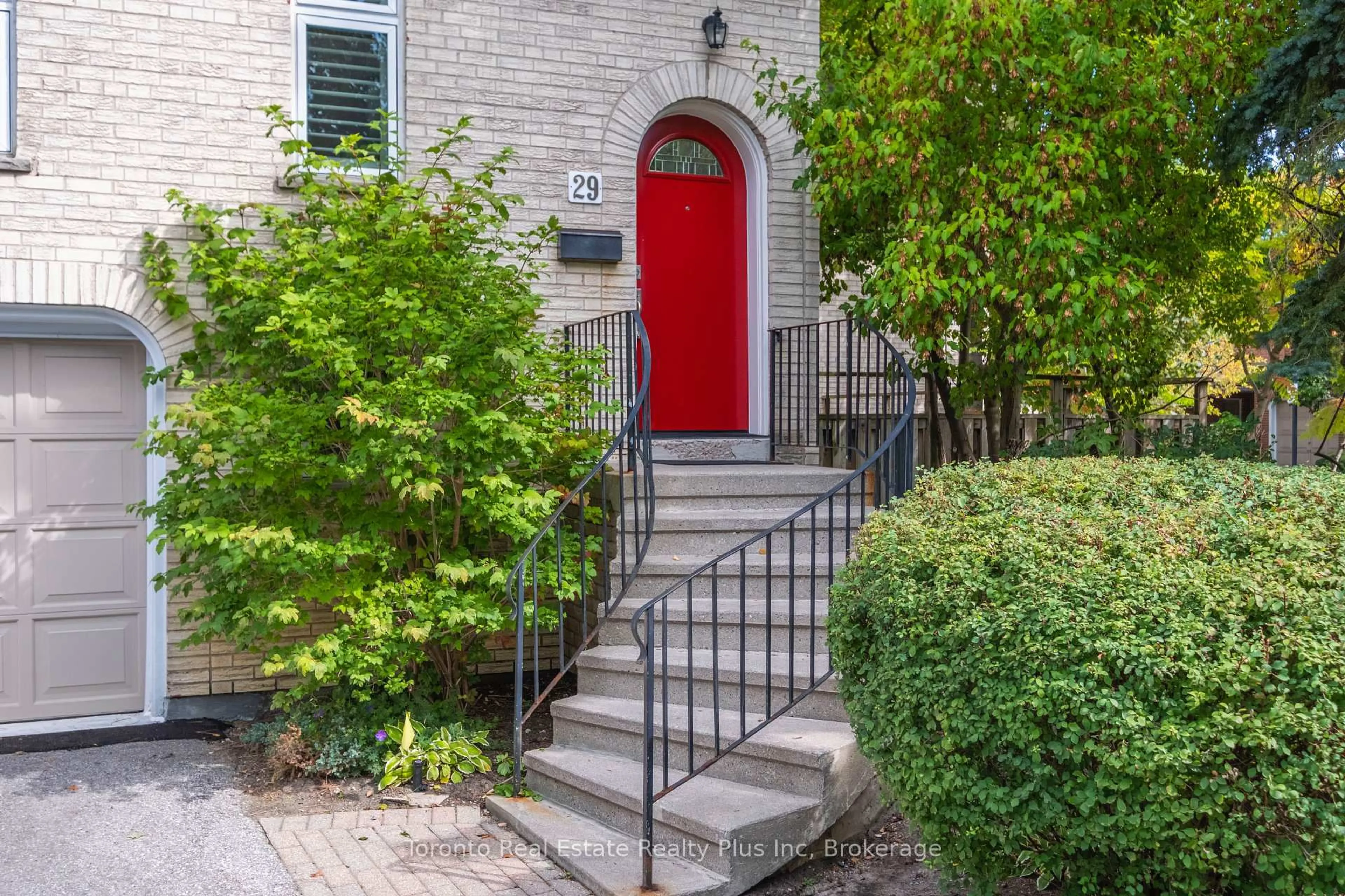 Unknown for 29 Anvil Millway, Toronto Ontario M2L 1P9