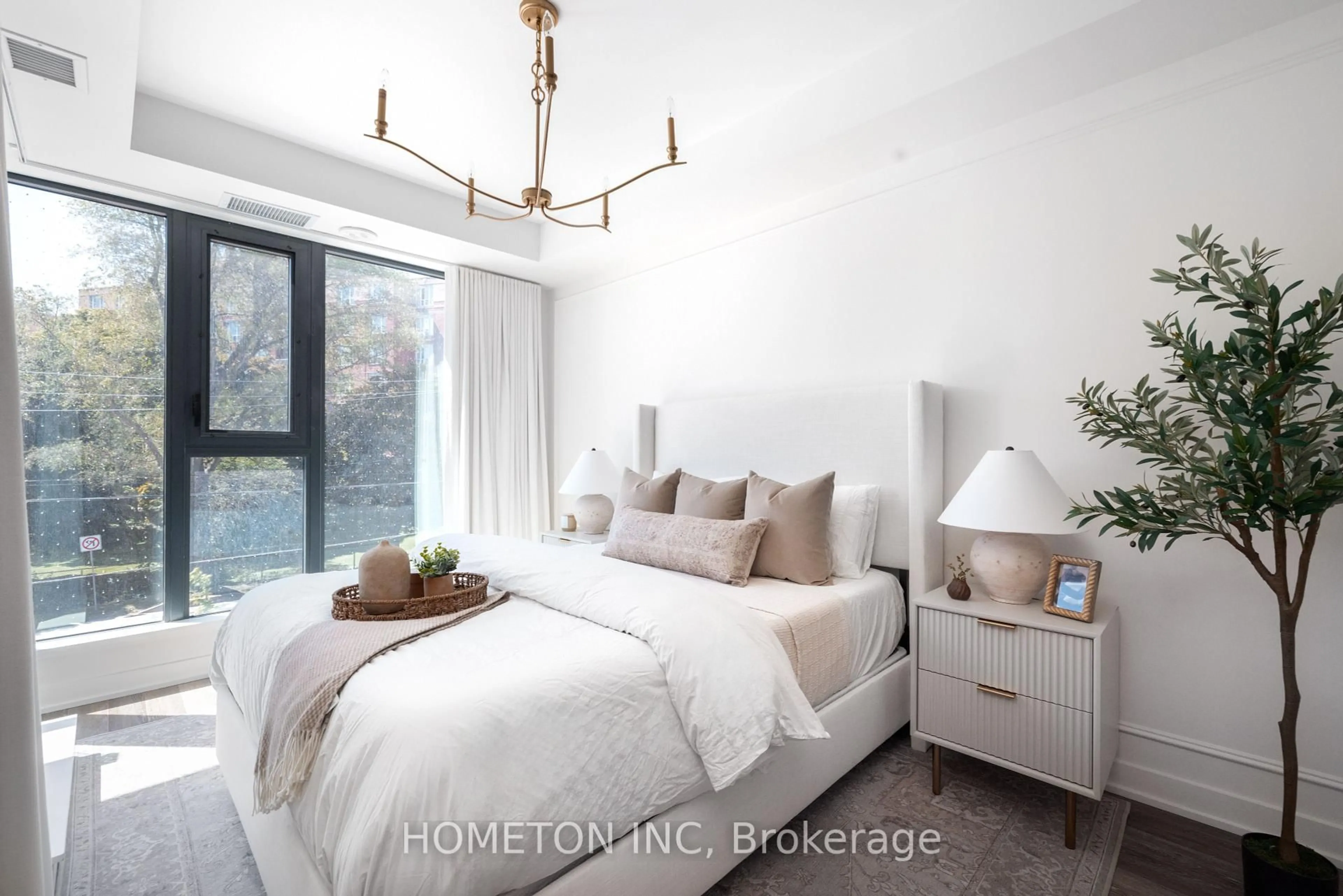 Bedroom with bed, unknown for 254 Lawrence Ave #TH102, Toronto Ontario M5M 1B1