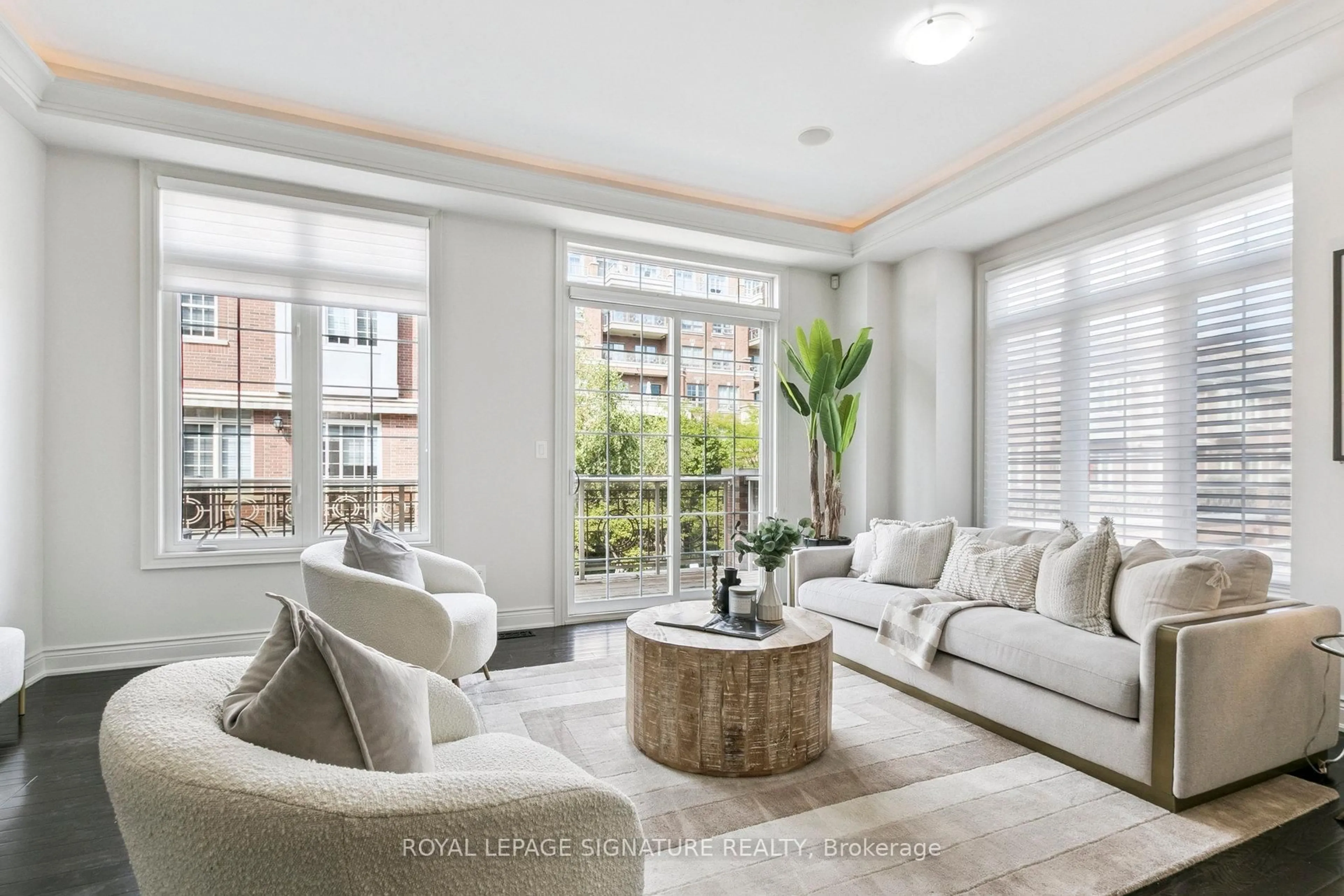 Living room with furniture, unknown for 60 Kilgour Rd, Toronto Ontario M4G 0A9