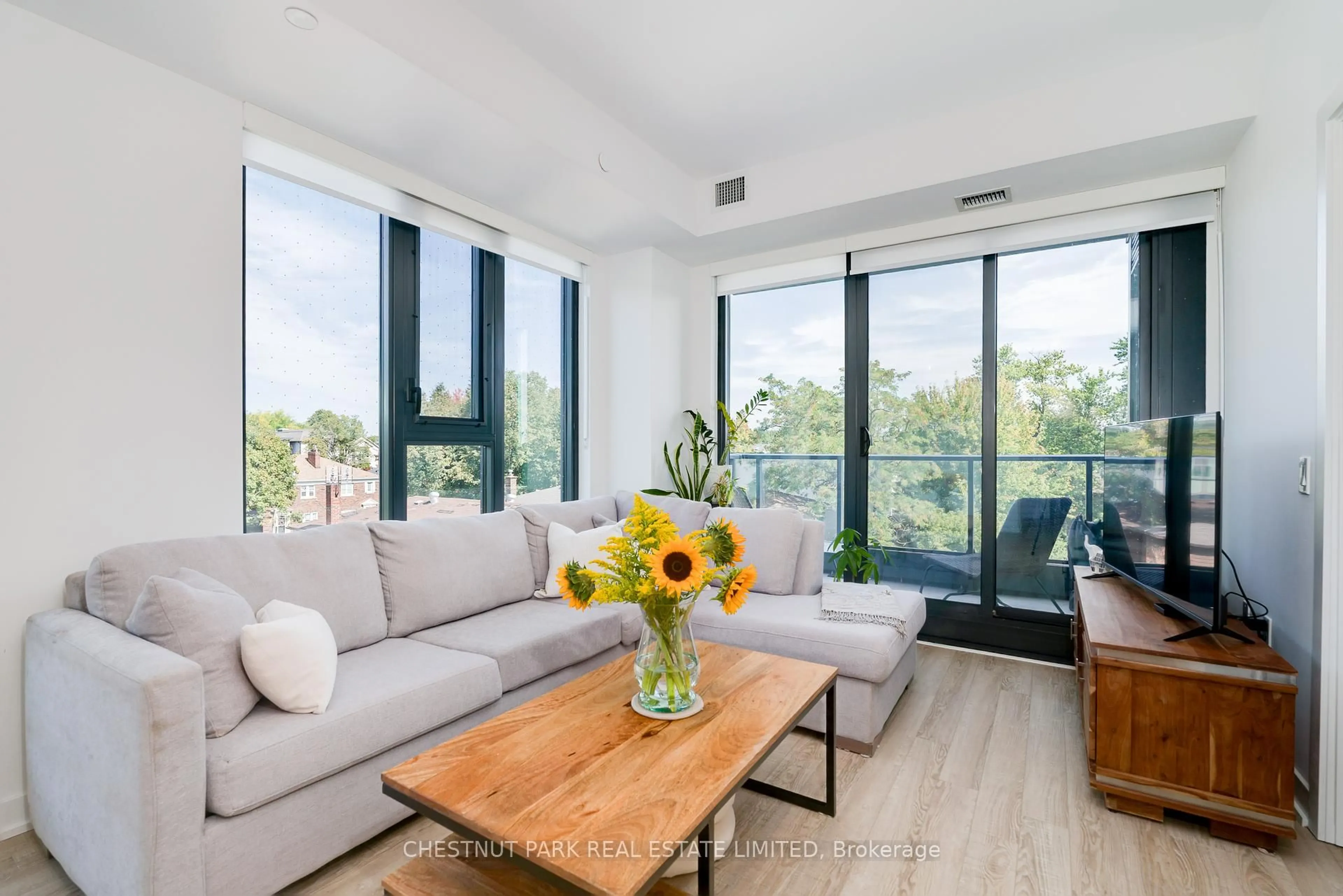 Living room with furniture, unknown for 250 Lawrence Ave #406, Toronto Ontario M5M 1B1