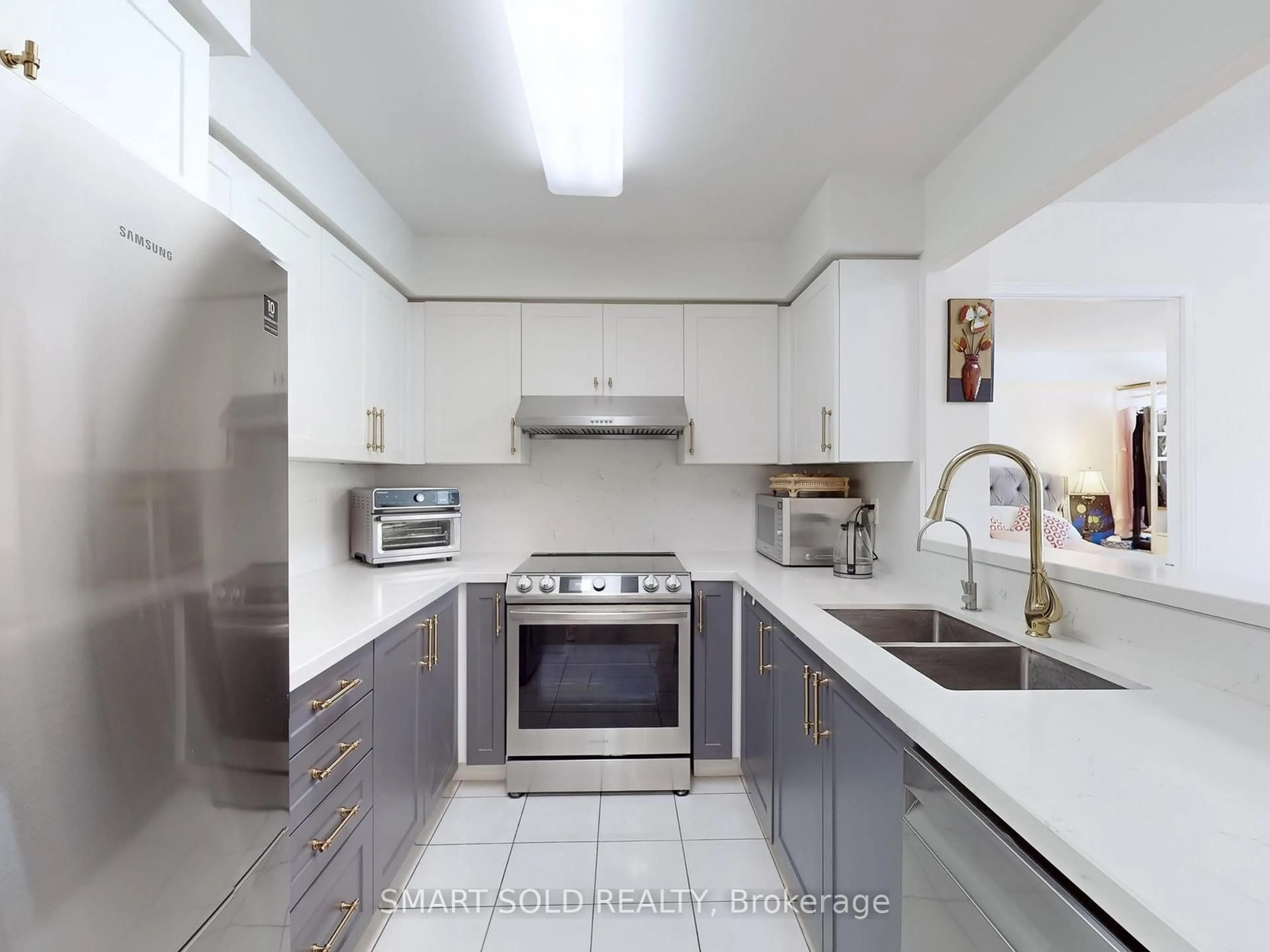 Standard kitchen, unknown for 39 Pemberton Ave #210, Toronto Ontario M2M 4L6