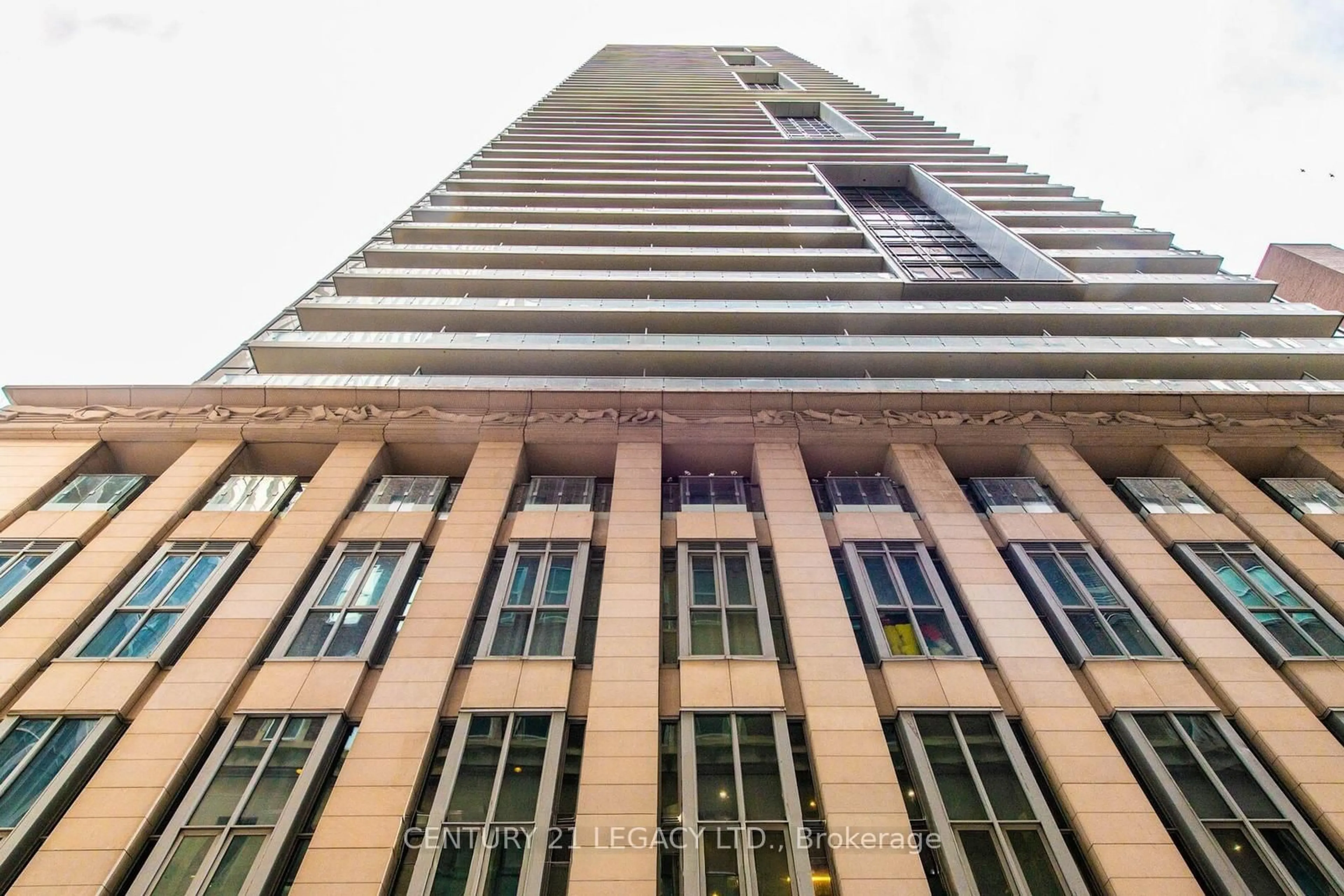 Unknown for 70 Temperance St #4201, Toronto Ontario M5H 4E8
