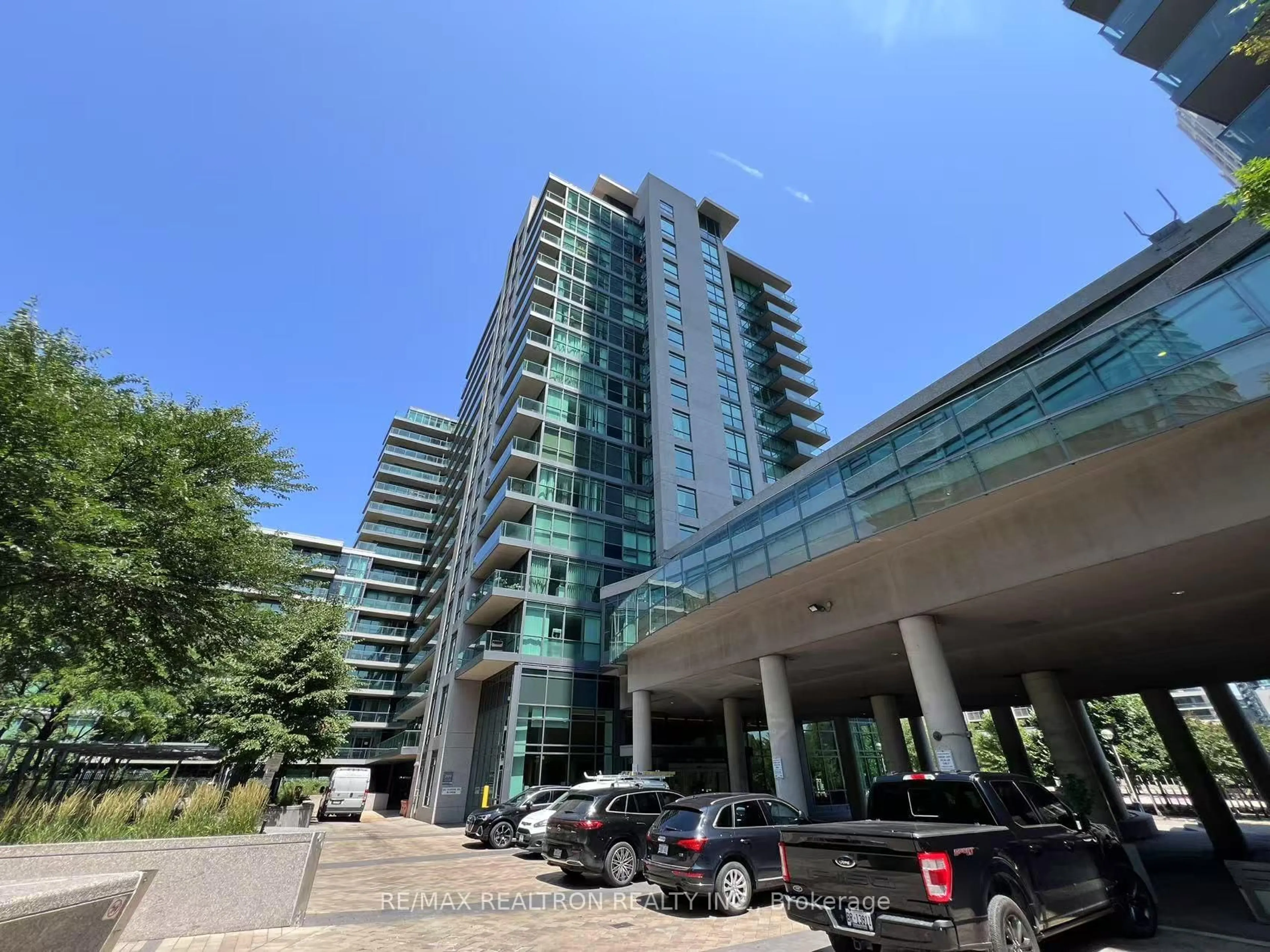 Indoor foyer for 209 Fort York Blvd #969, Toronto Ontario M5V 4A1