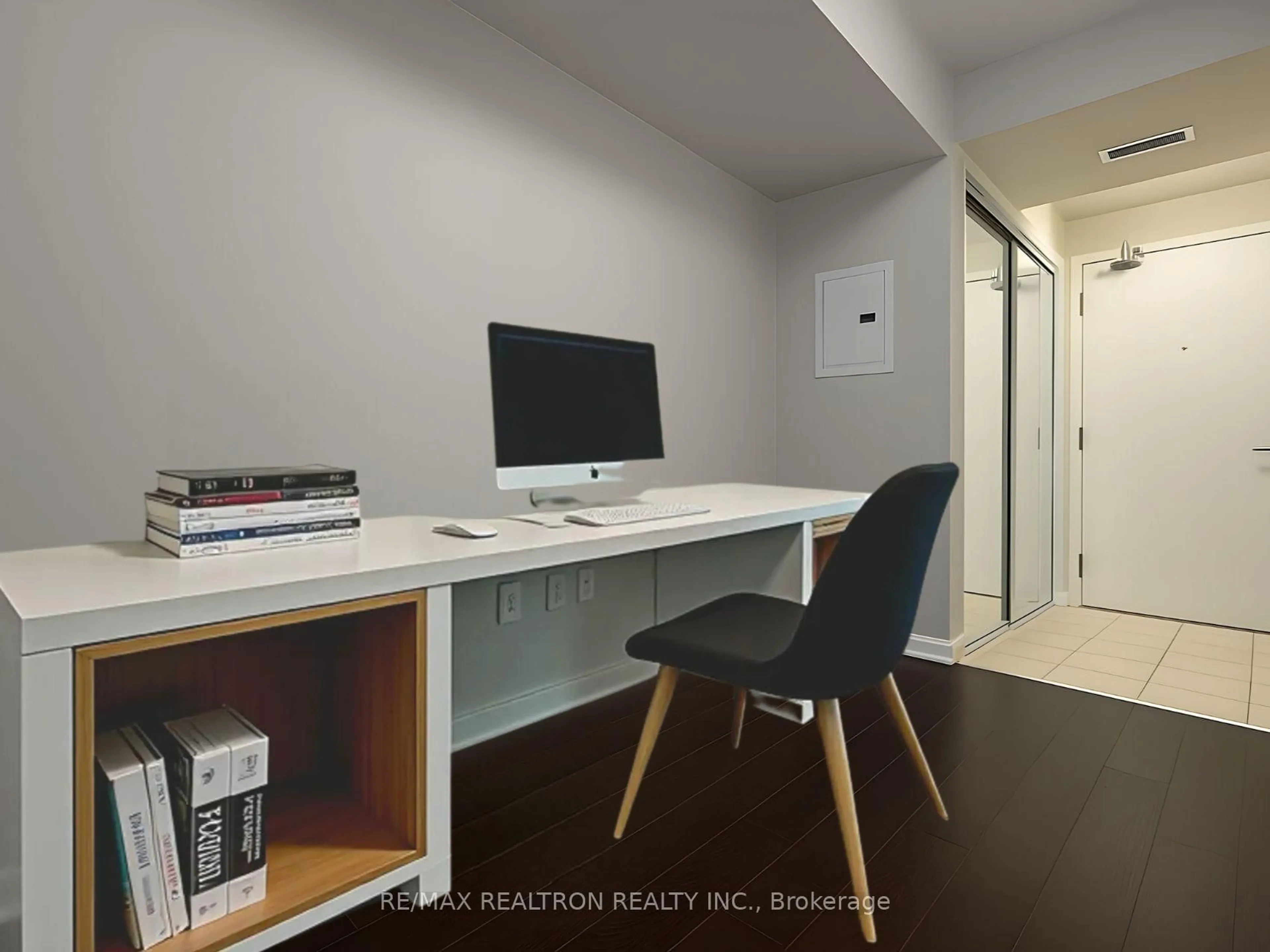 A pic of a room for 209 Fort York Blvd #969, Toronto Ontario M5V 4A1
