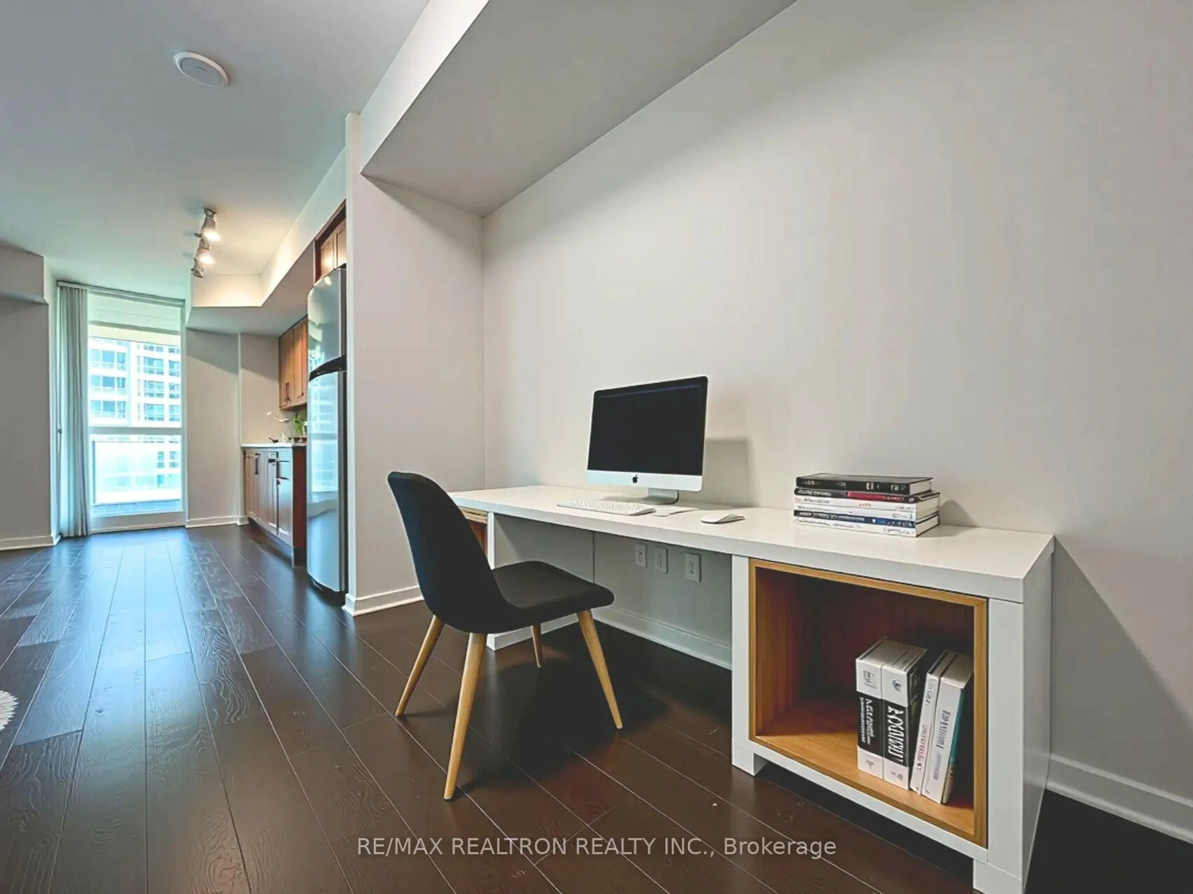 A pic of a room for 209 Fort York Blvd #969, Toronto Ontario M5V 4A1