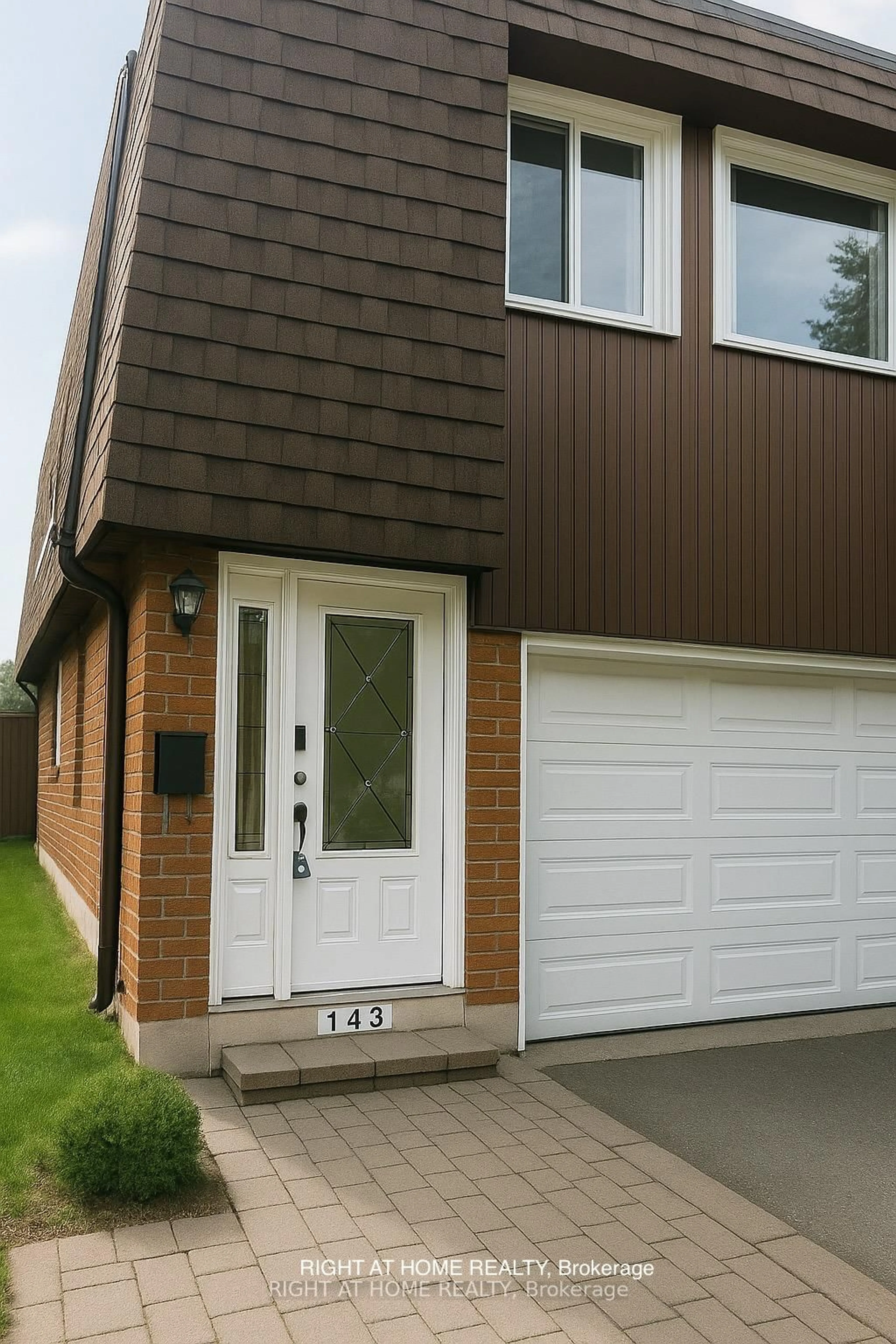 Home with vinyl exterior material, street for 143 Silas Hill Dr, Toronto Ontario M2J 2X8