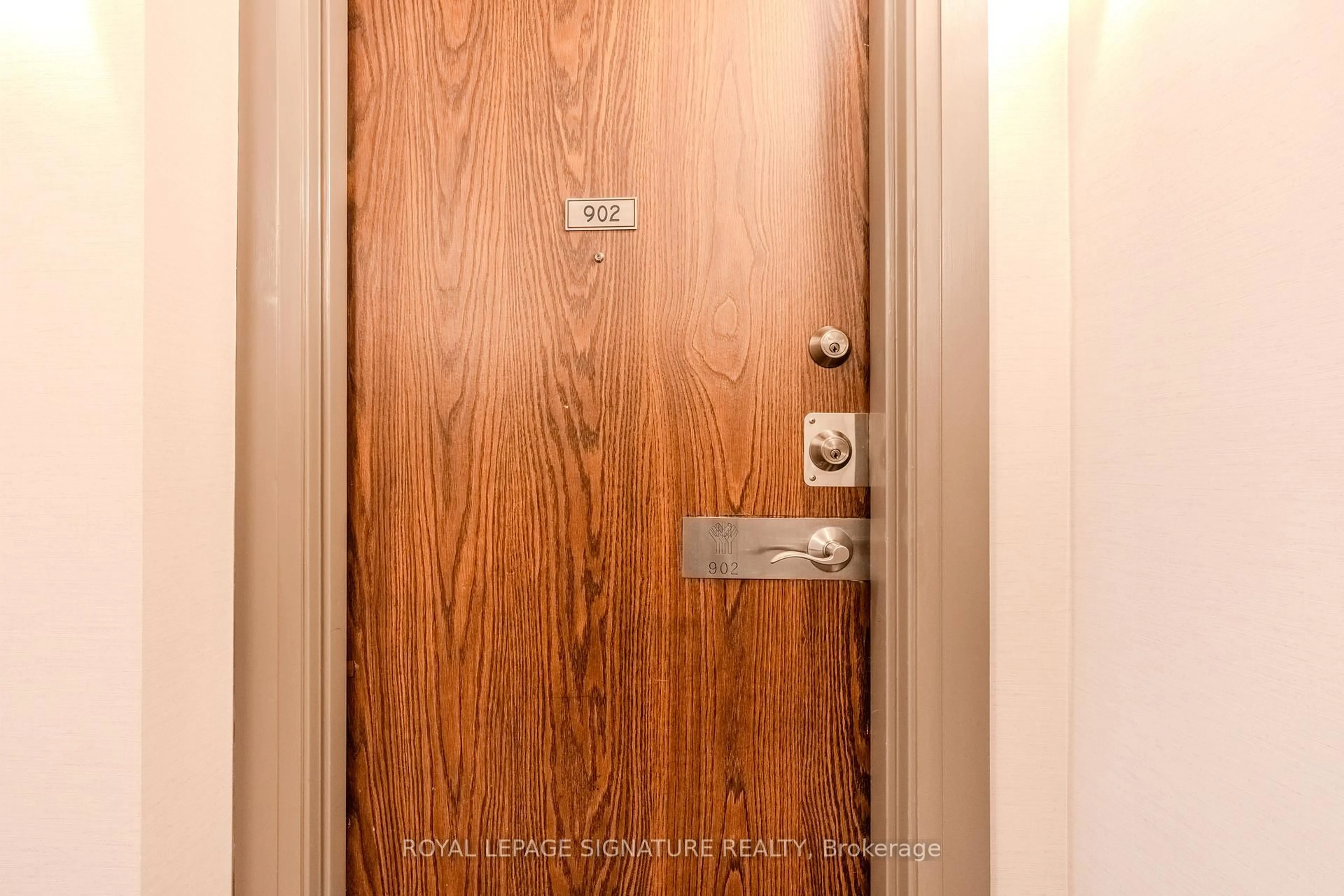 Indoor entryway for 133 Torresdale Ave #902, Toronto Ontario M2R 3T2