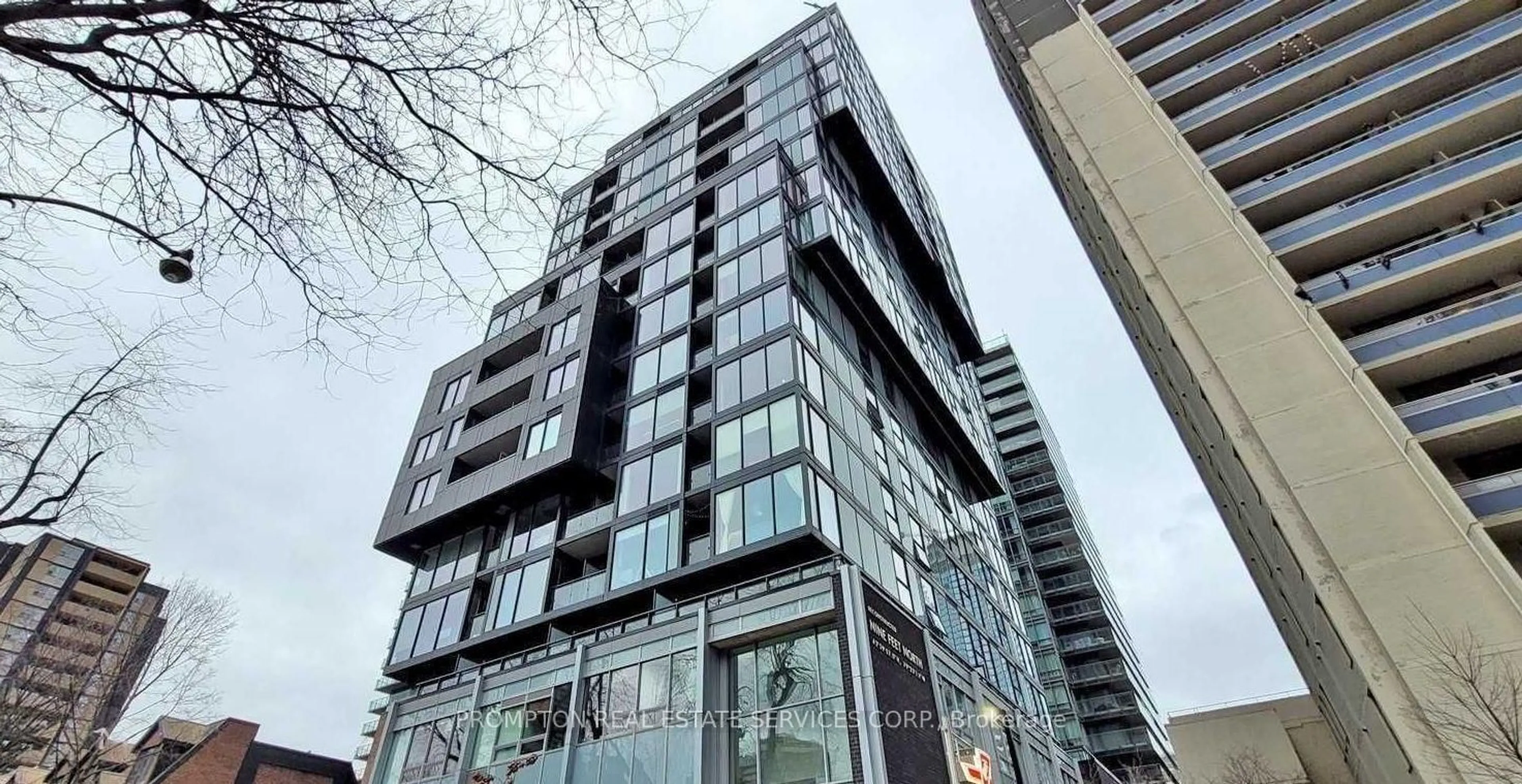 Indoor foyer for 17 Dundonald St #1607, Toronto Ontario M4Y 1K3