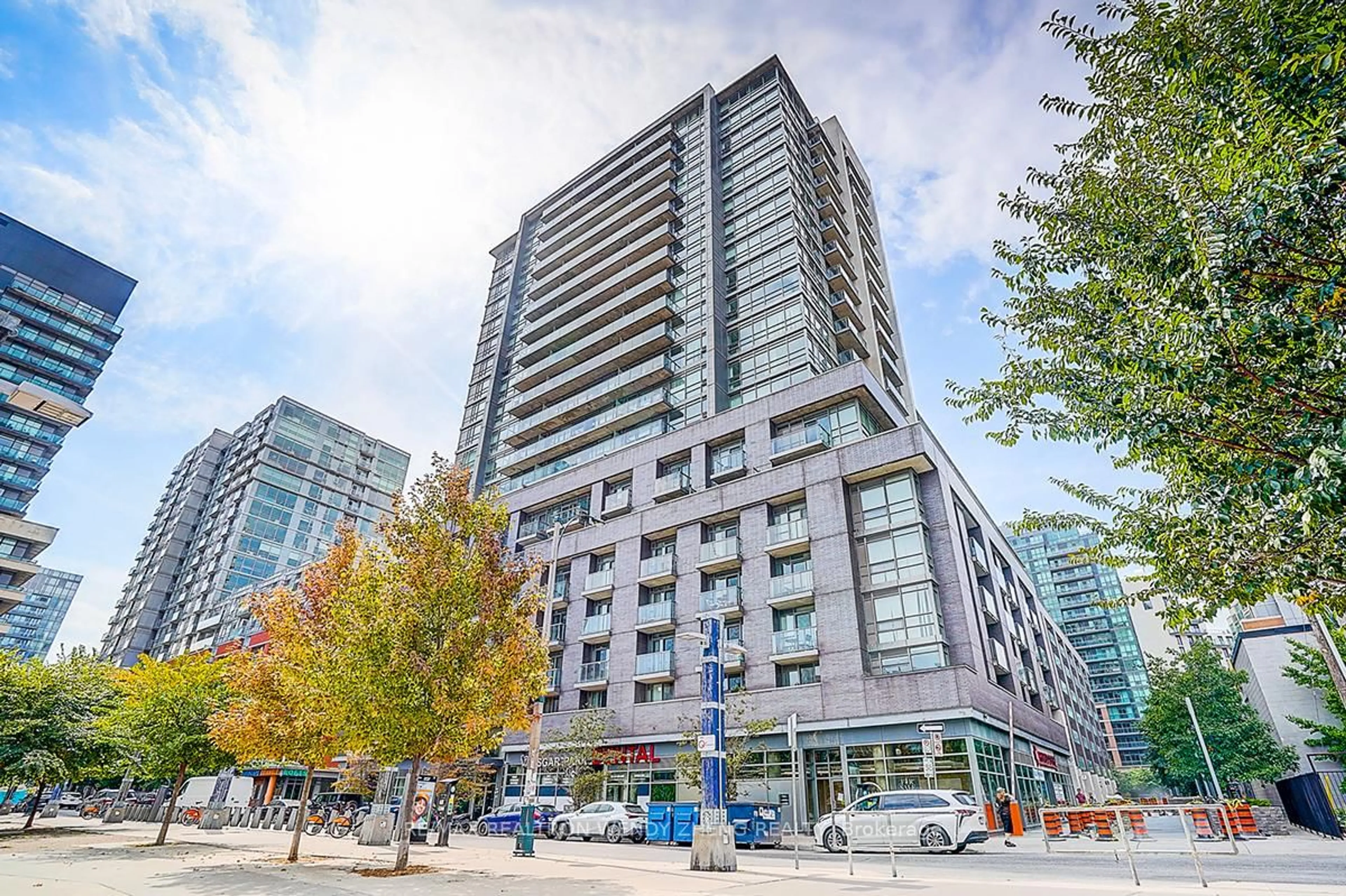 Patio, unknown for 68 Abell St #827, Toronto Ontario M6J 0B1