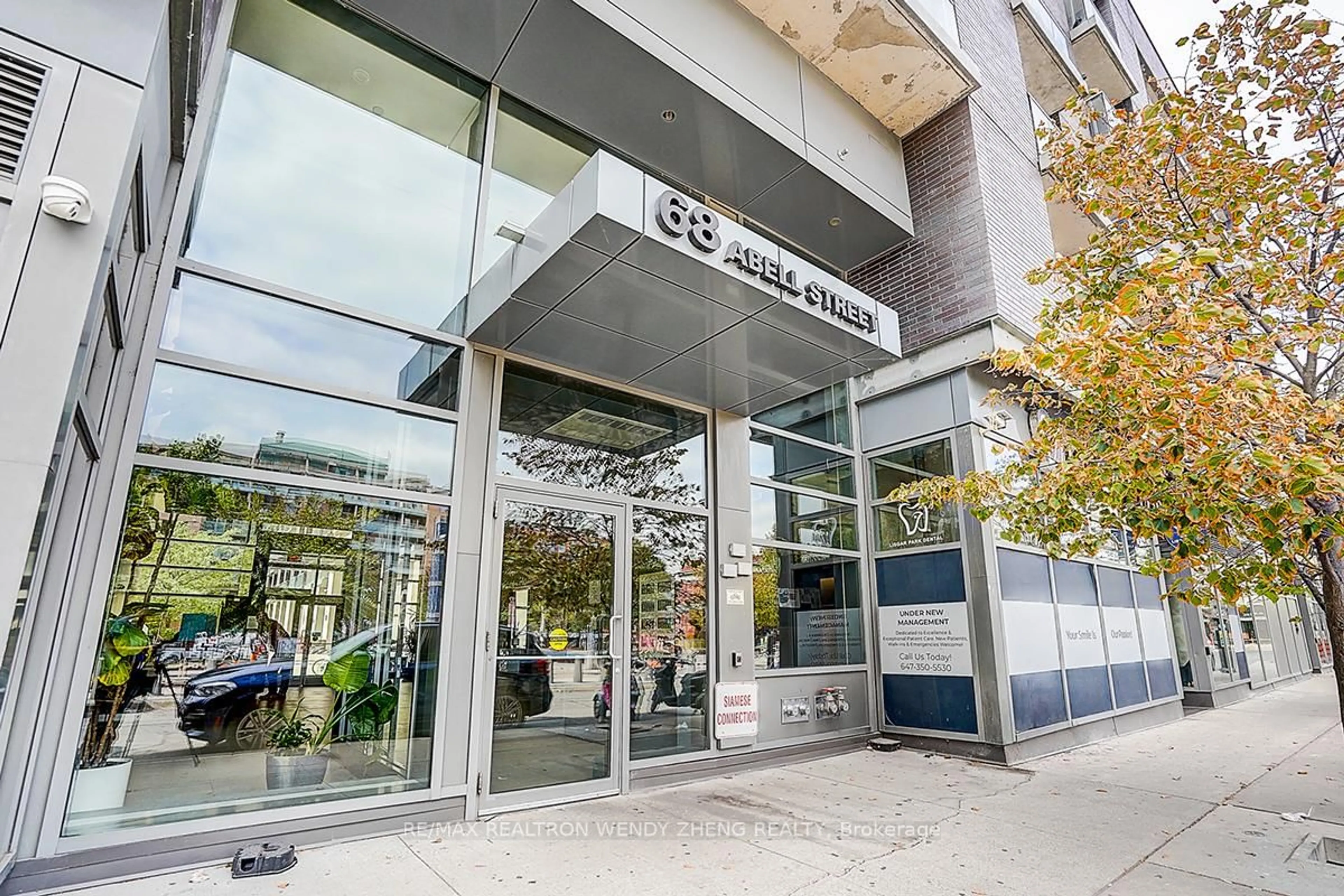 Indoor foyer for 68 Abell St #827, Toronto Ontario M6J 0B1