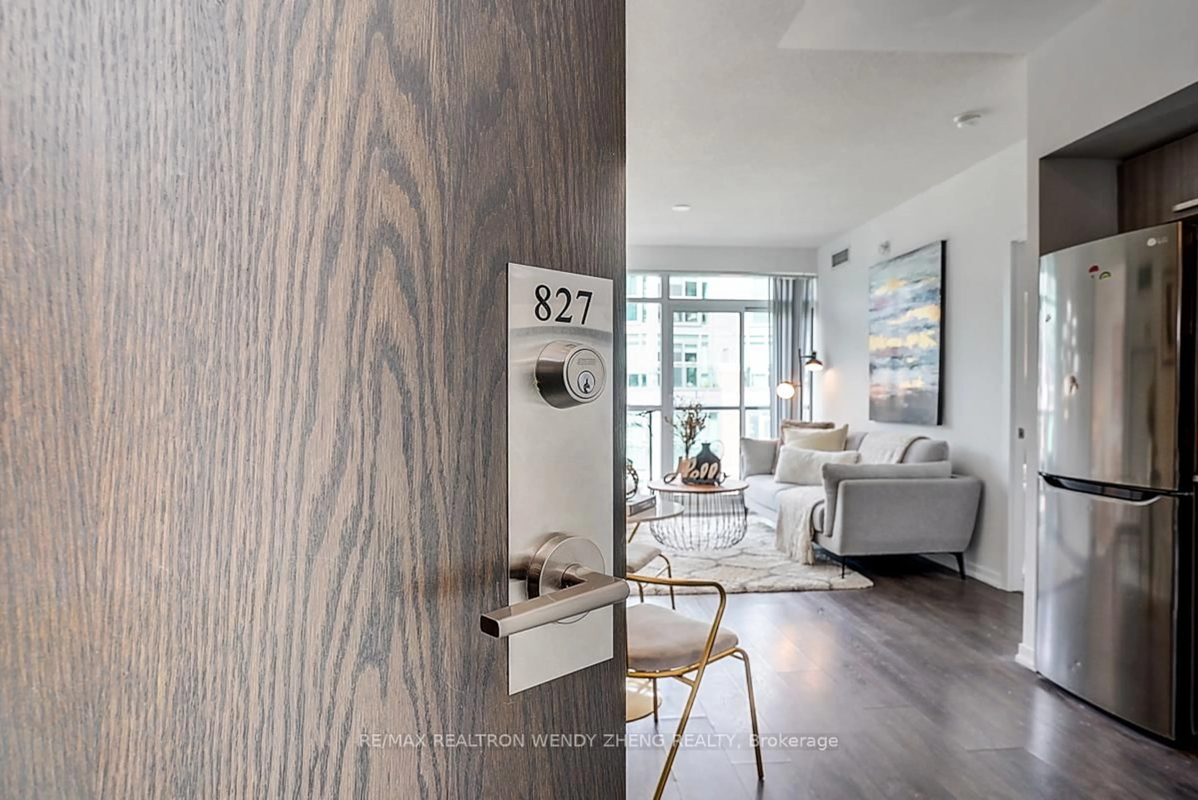 Indoor entryway for 68 Abell St #827, Toronto Ontario M6J 0B1