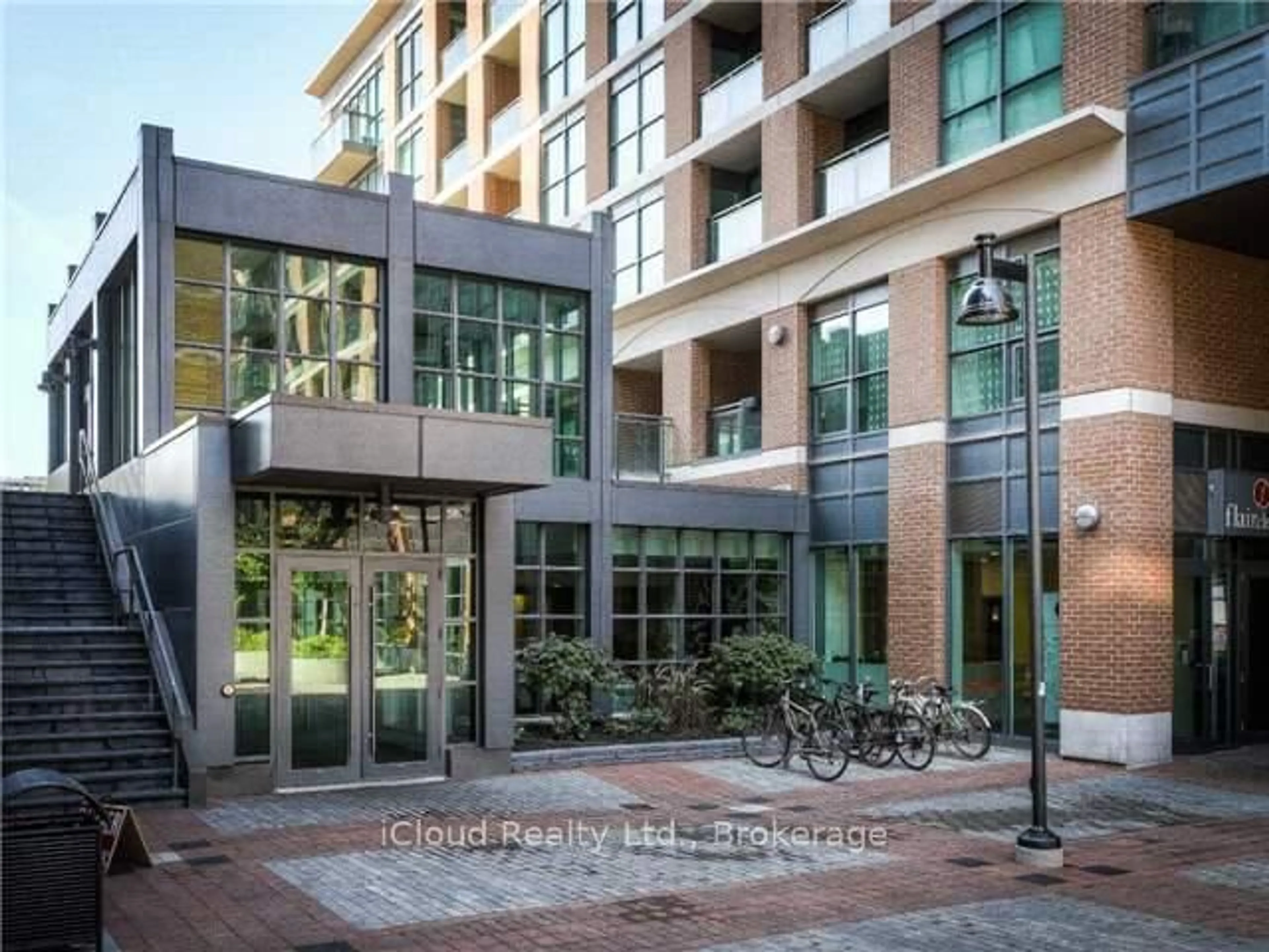 Indoor foyer for 1171 Queen St #1212, Toronto Ontario M6J 0A5
