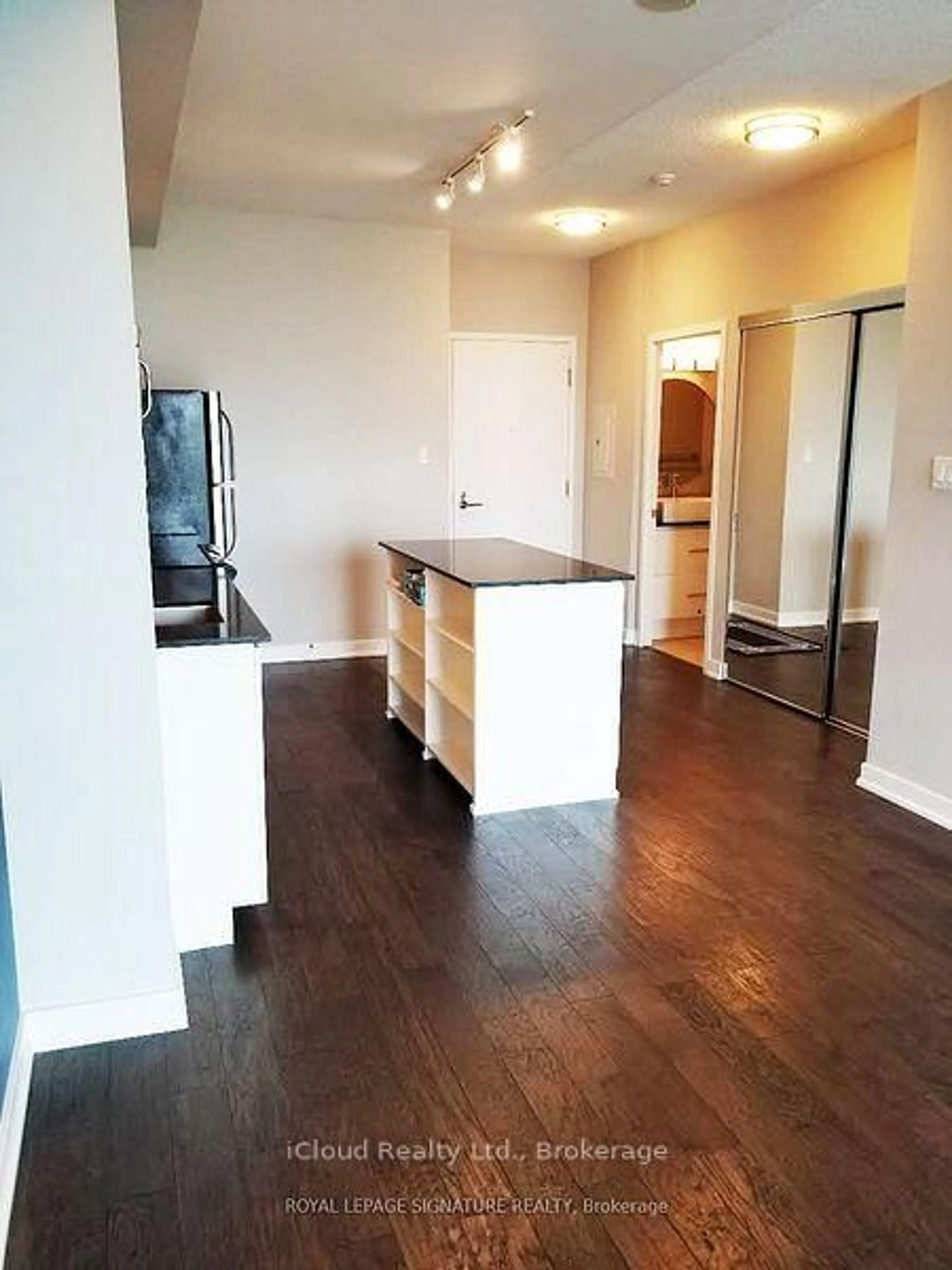 Unknown for 1171 Queen St #1212, Toronto Ontario M6J 0A5
