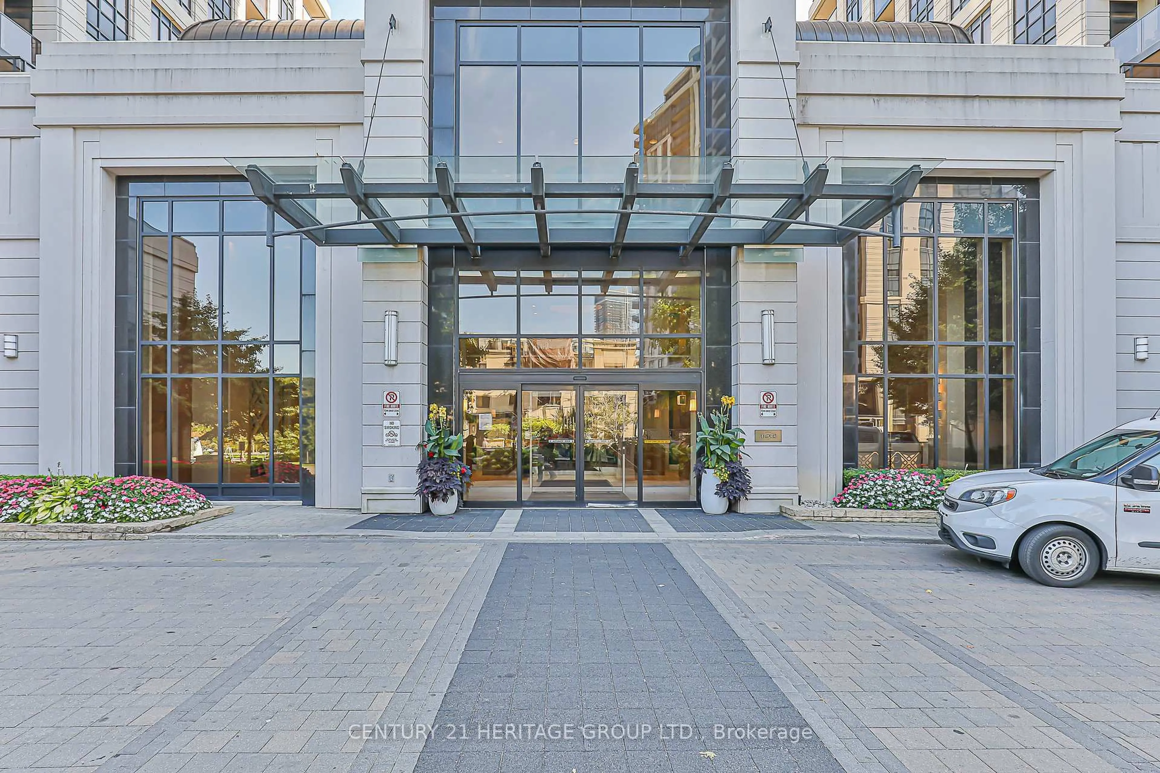 Indoor foyer for 100 Harrison Garden Blvd #1905, Toronto Ontario M2N 0C2